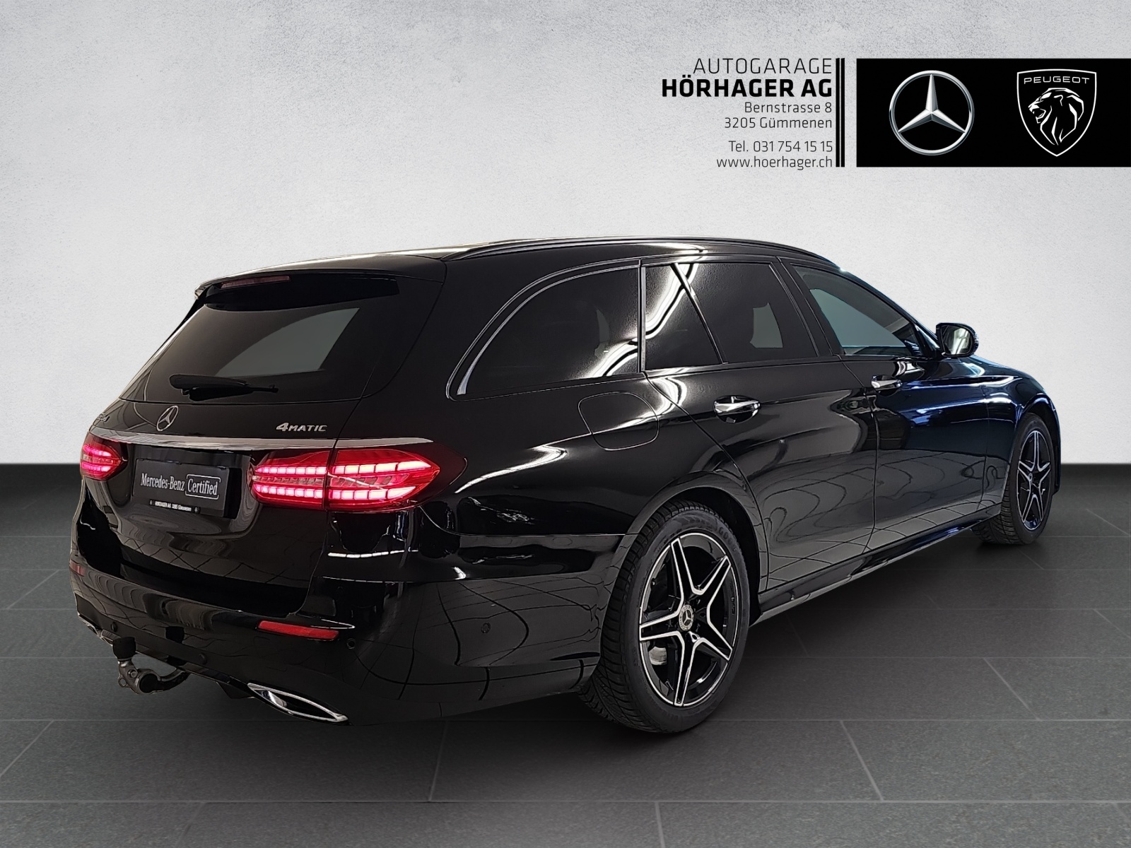 MERCEDES-BENZ E 220 d T 4Matic AMG Line 9G-Tronic-showroom-element-3