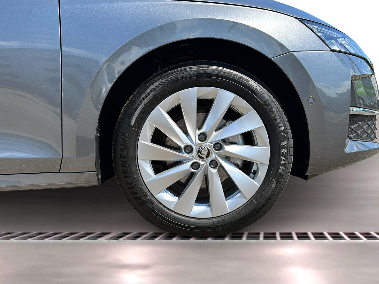 SKODA Octavia Combi 1.5 TSI mHEV DSG Selection-image-7