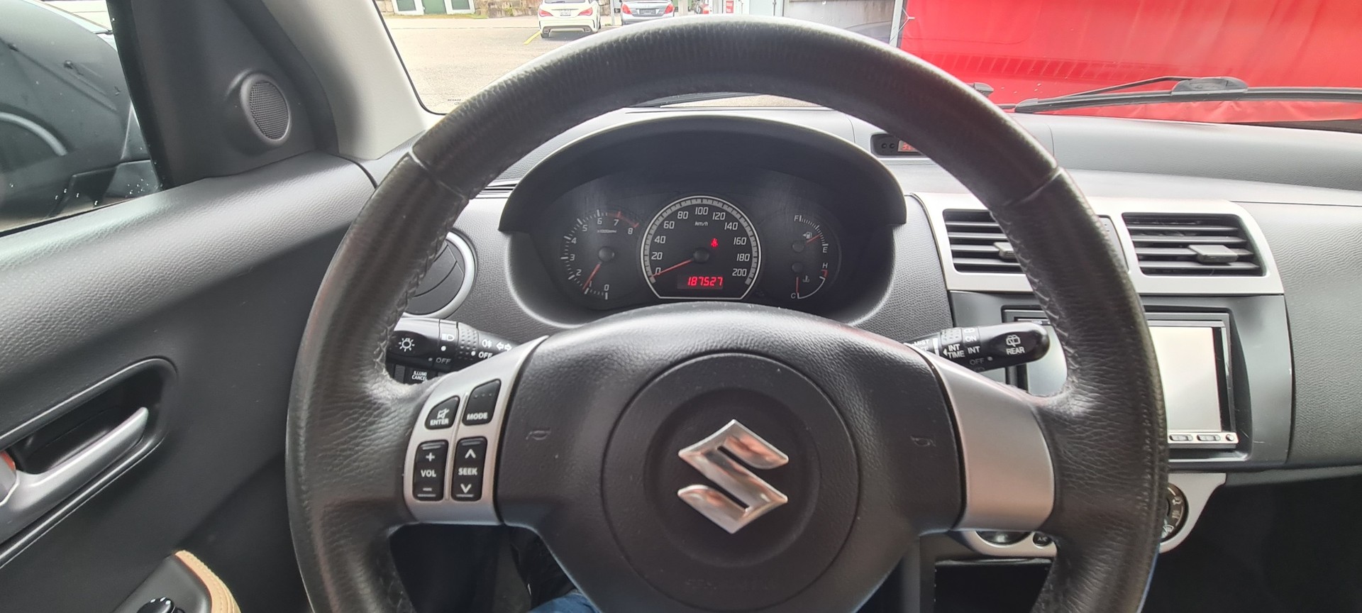 SUZUKI Swift 1.5i 16V VVT GL Top-image-18