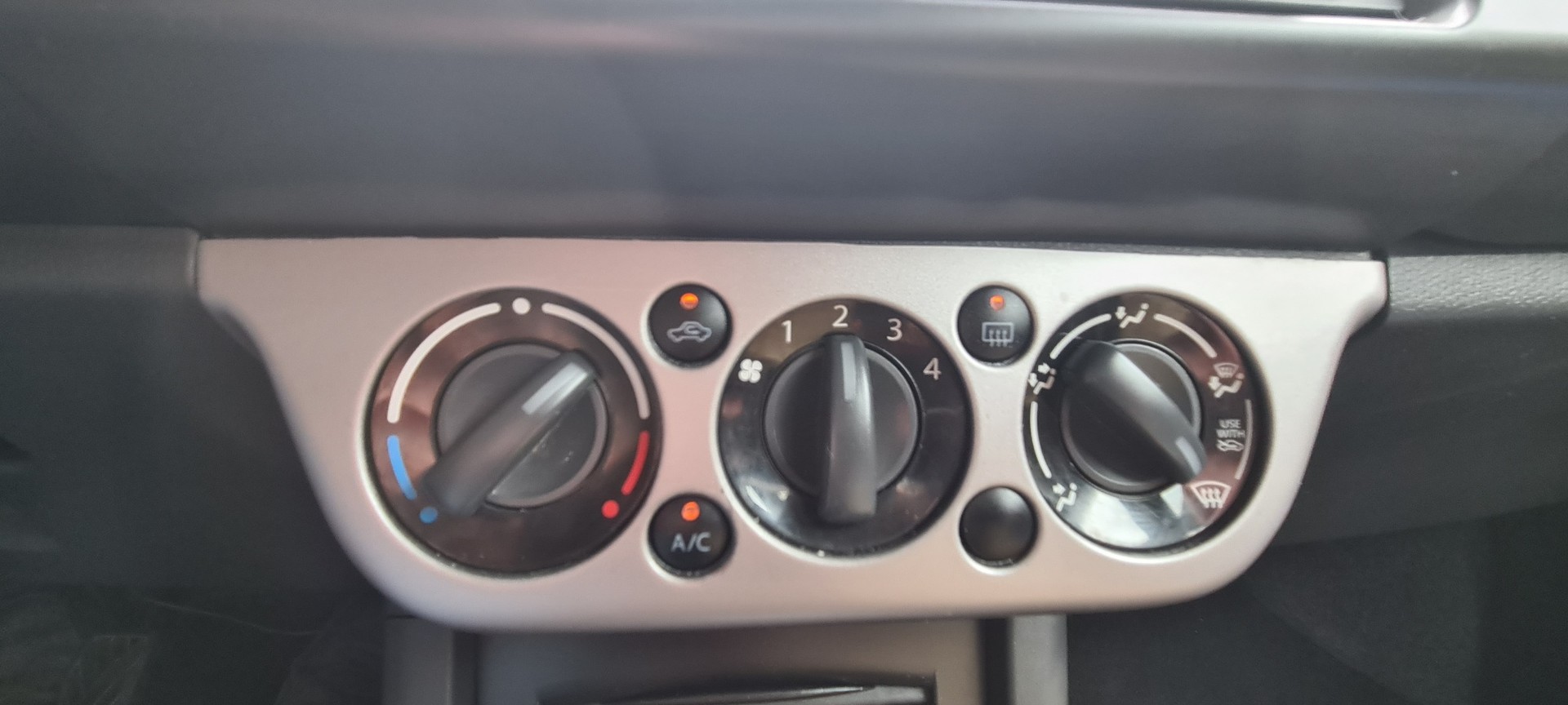 SUZUKI Swift 1.5i 16V VVT GL Top-image-15
