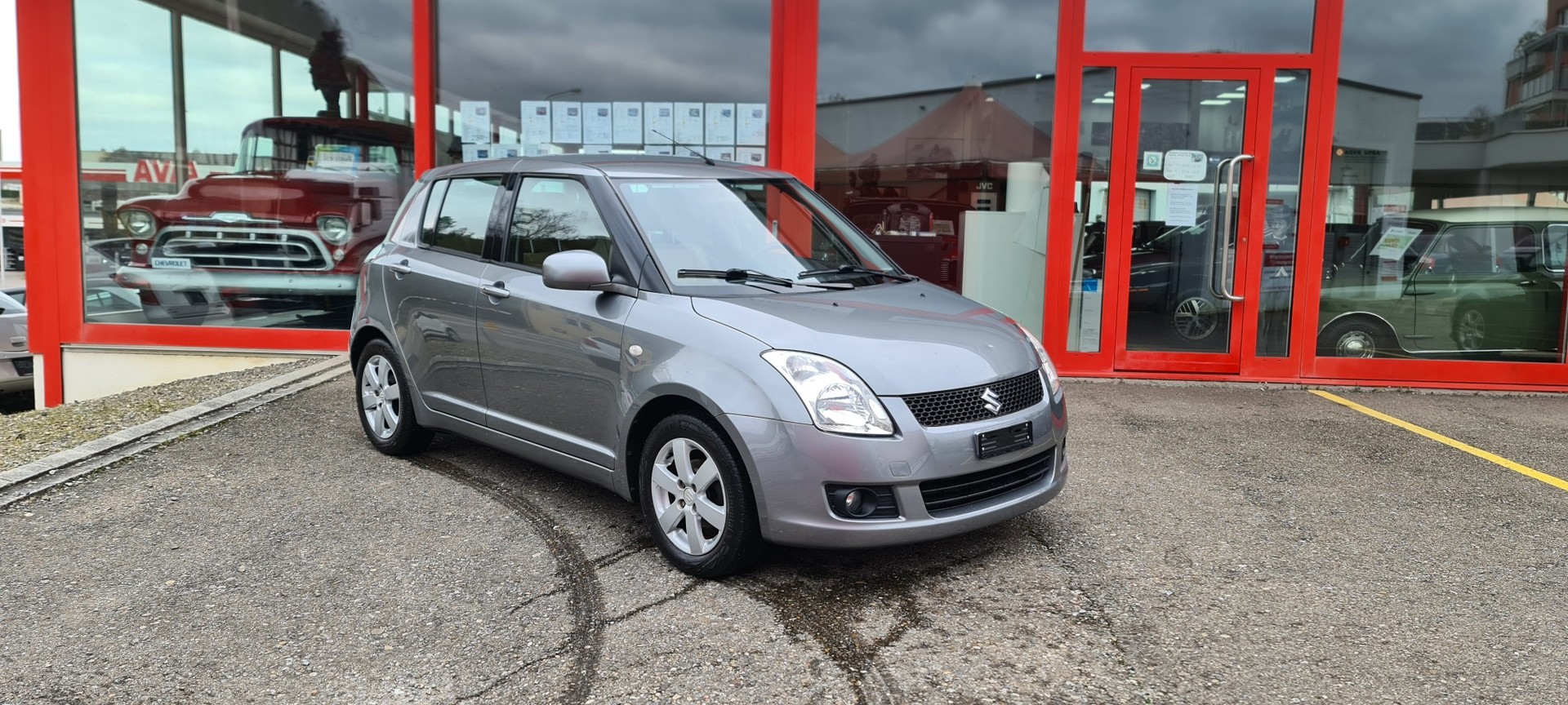SUZUKI Swift 1.5i 16V VVT GL Top-showroom-element-1