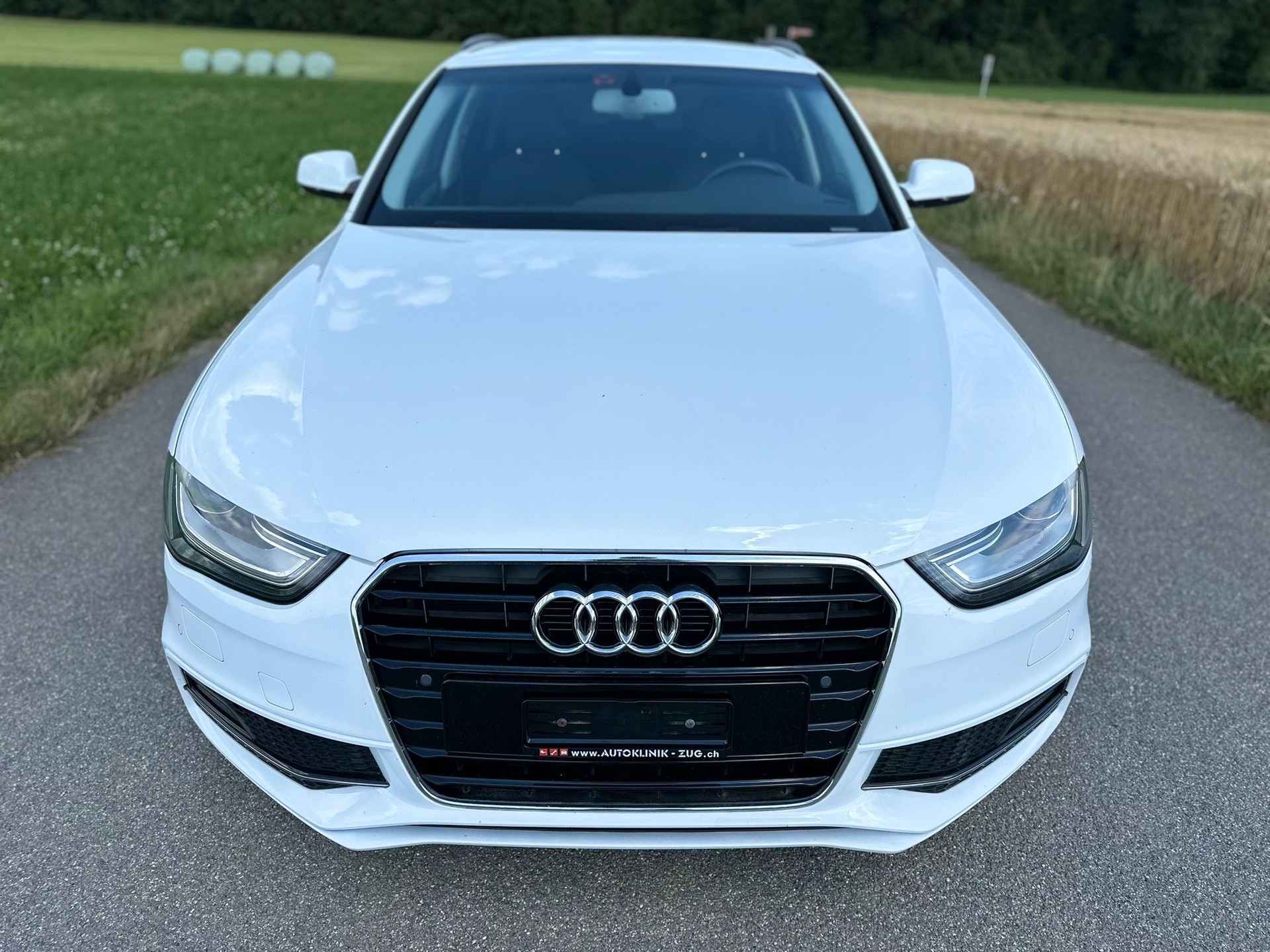 AUDI A4 Avant 2.0 TDI Attraction multitronic-showroom-element-2