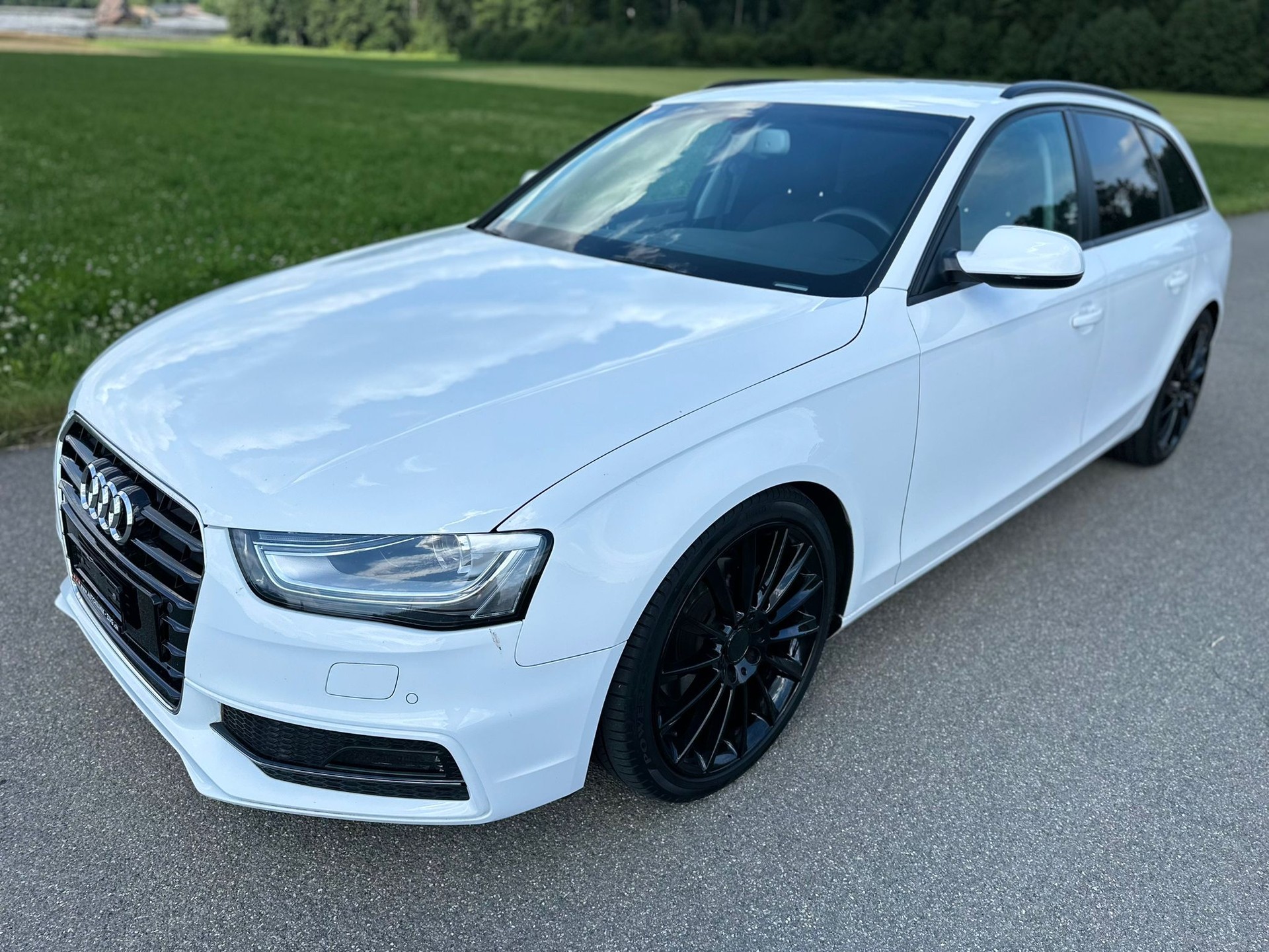 AUDI A4 Avant 2.0 TDI Attraction multitronic-showroom-element-1