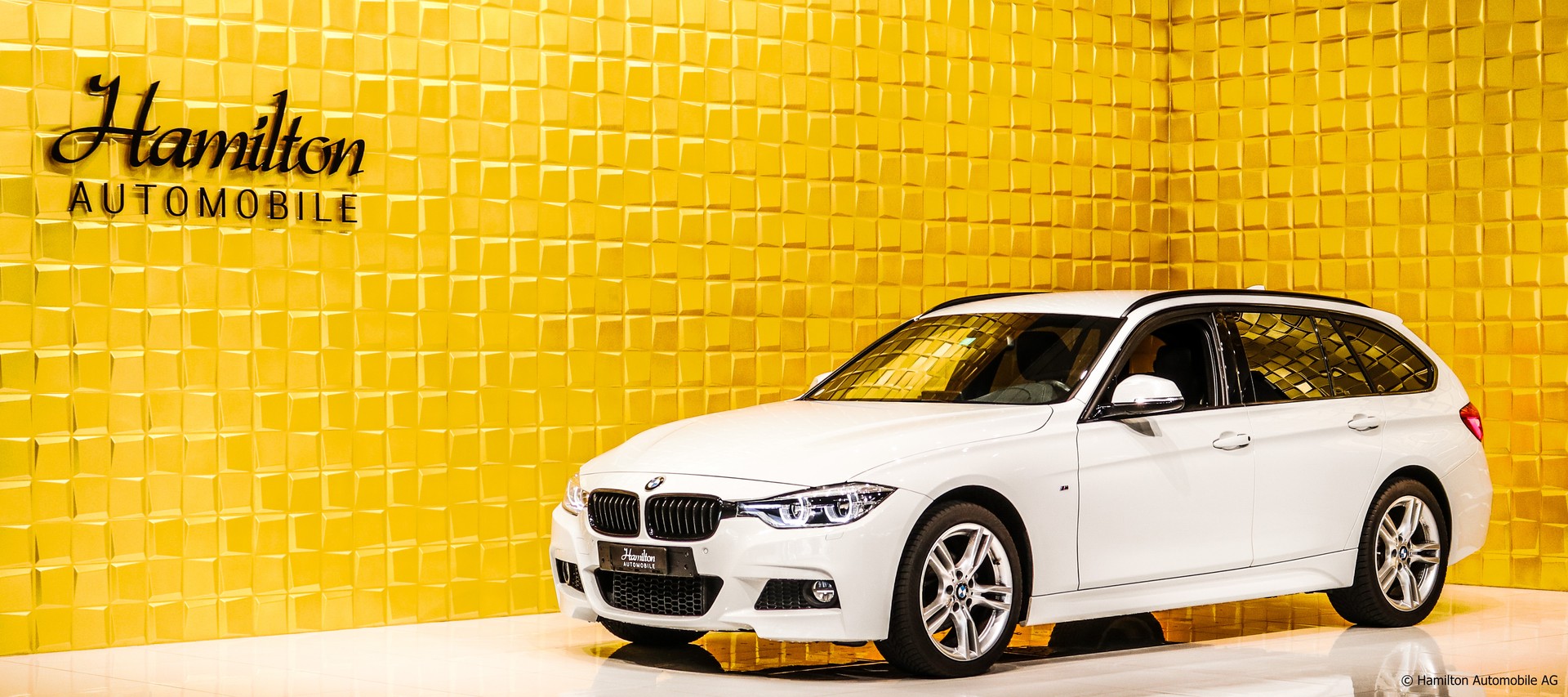 BMW 320i xDrive Edition M Sport Steptronic-showroom-element-1