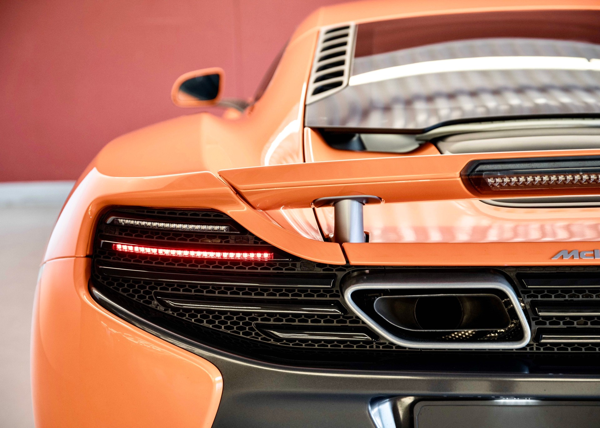 McLAREN 650S Coupé 3.8 V8 SSG-image-14