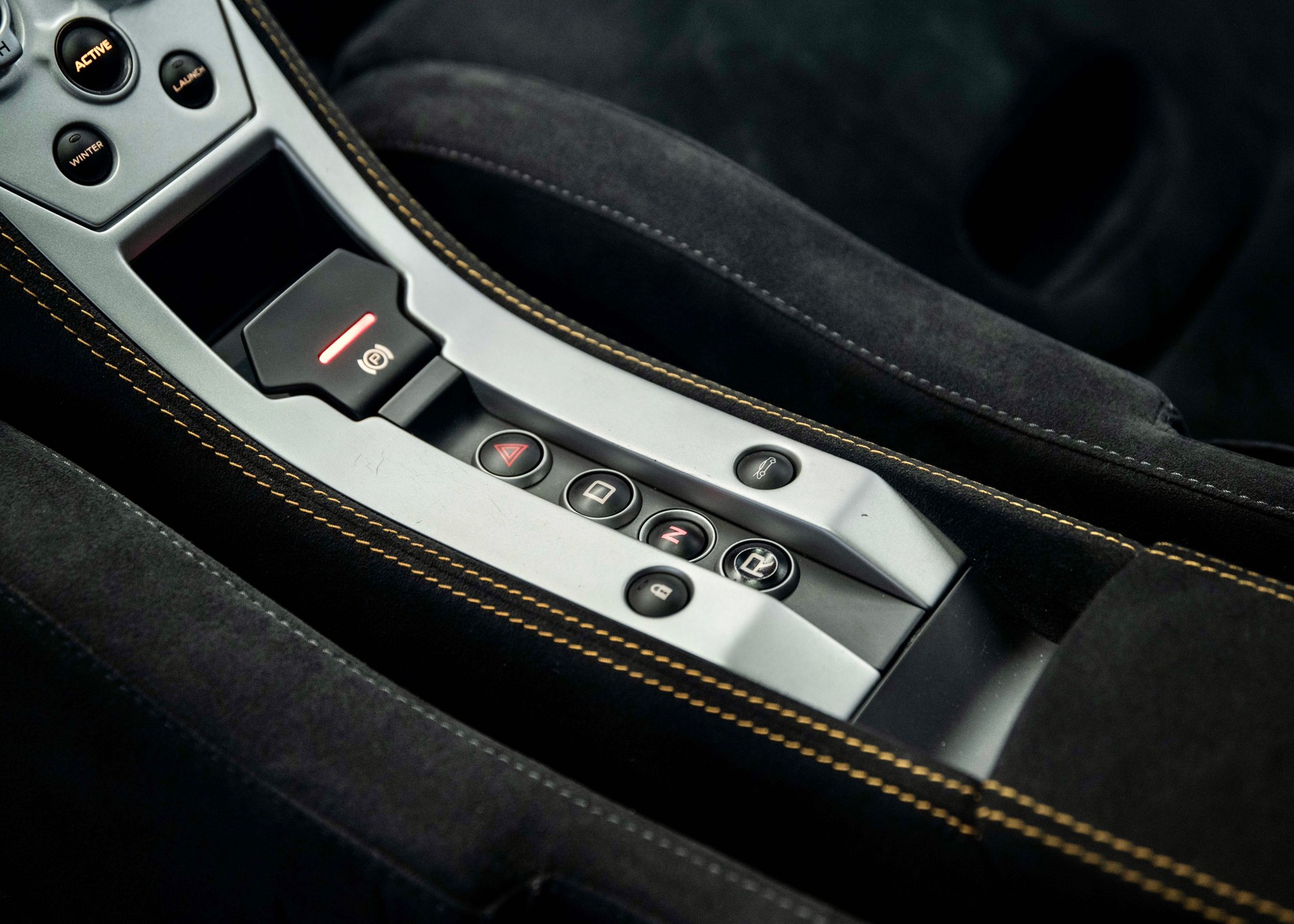 McLAREN 650S Coupé 3.8 V8 SSG-image-28