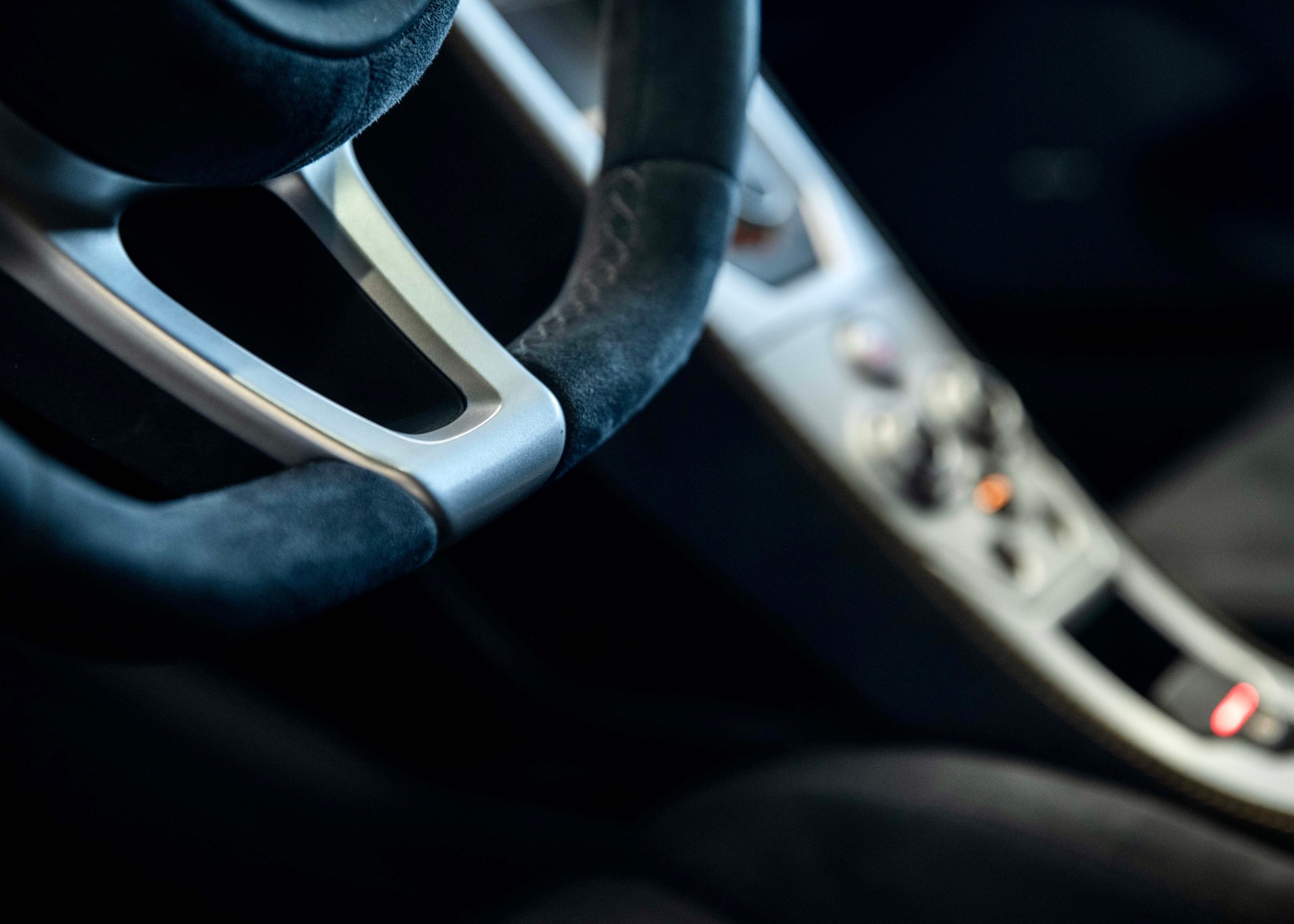 McLAREN 650S Coupé 3.8 V8 SSG-image-25