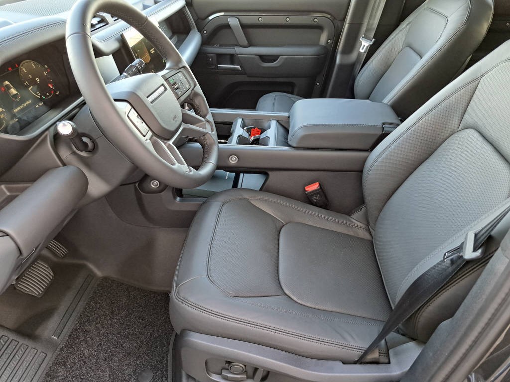 LAND ROVER Defender 110 3.0 D I6 250 X-Dynamic SE-image-7