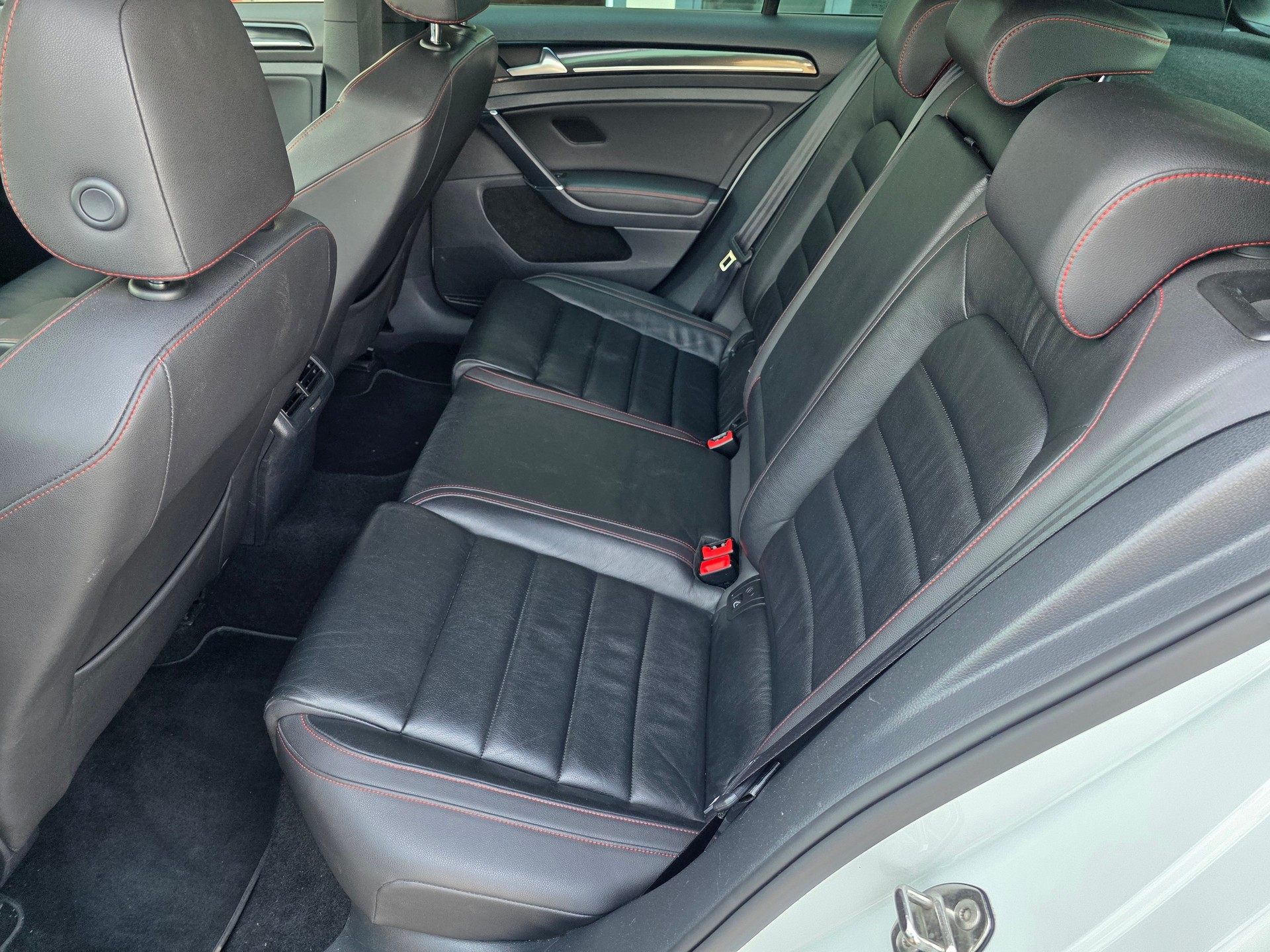 VW Golf 2.0 TSI GTI Performance DSG-image-11