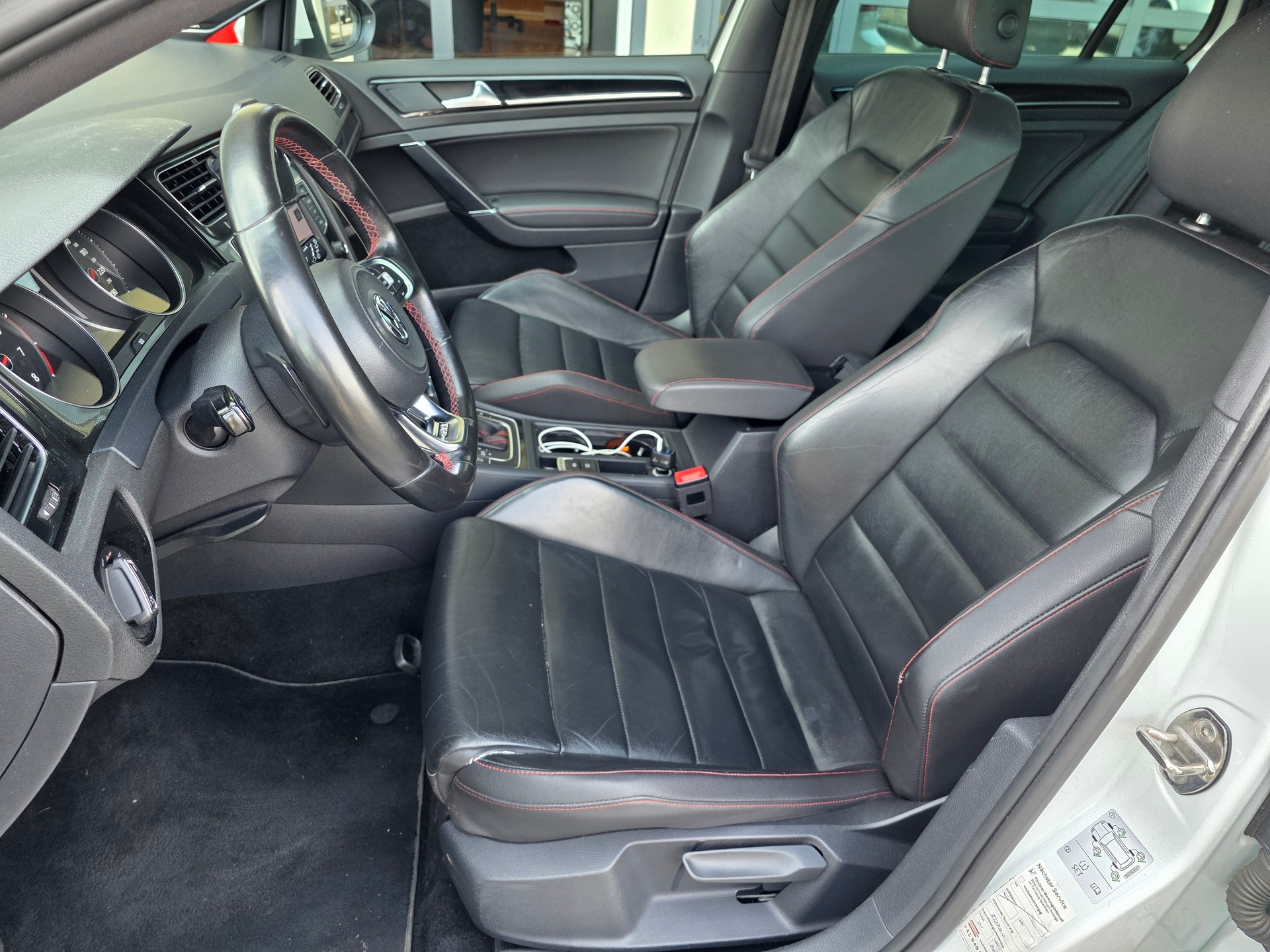VW Golf 2.0 TSI GTI Performance DSG-image-9