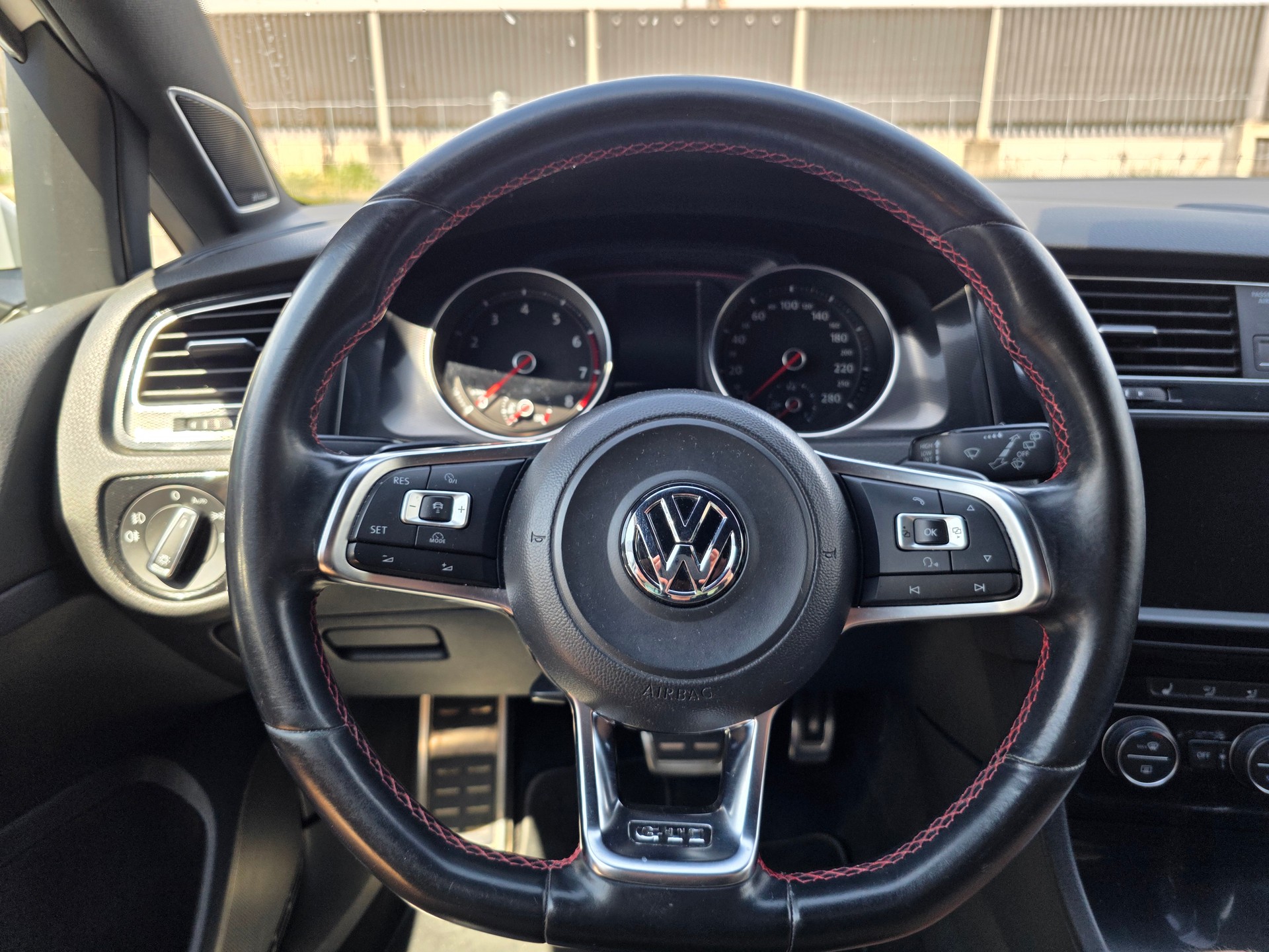 VW Golf 2.0 TSI GTI Performance DSG-image-14