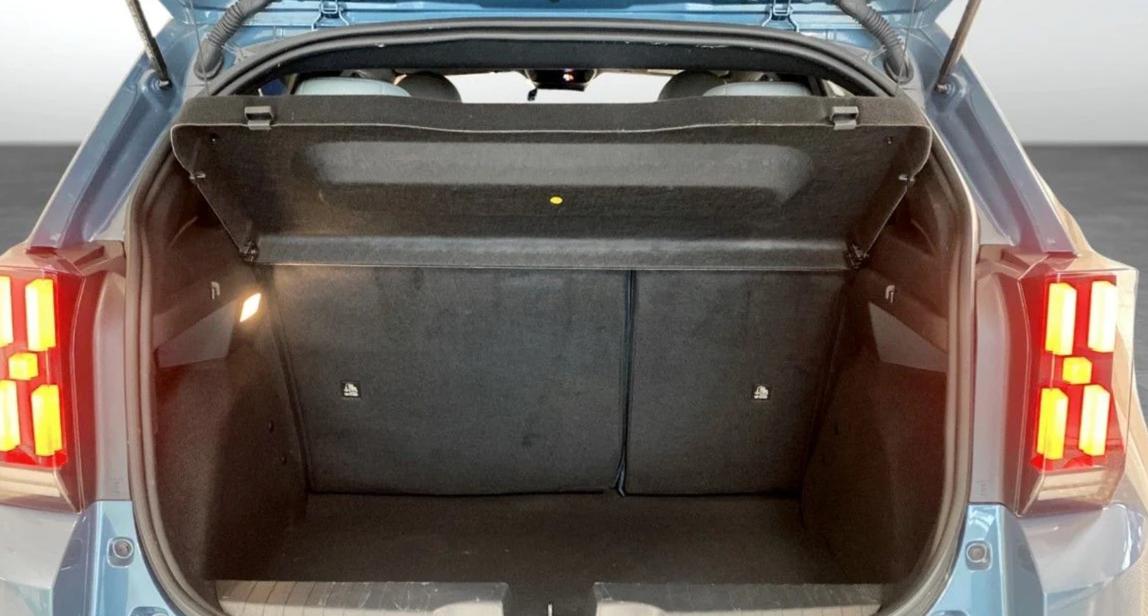 FIAT Grande Panda Elektro La Prima-showroom-element-2