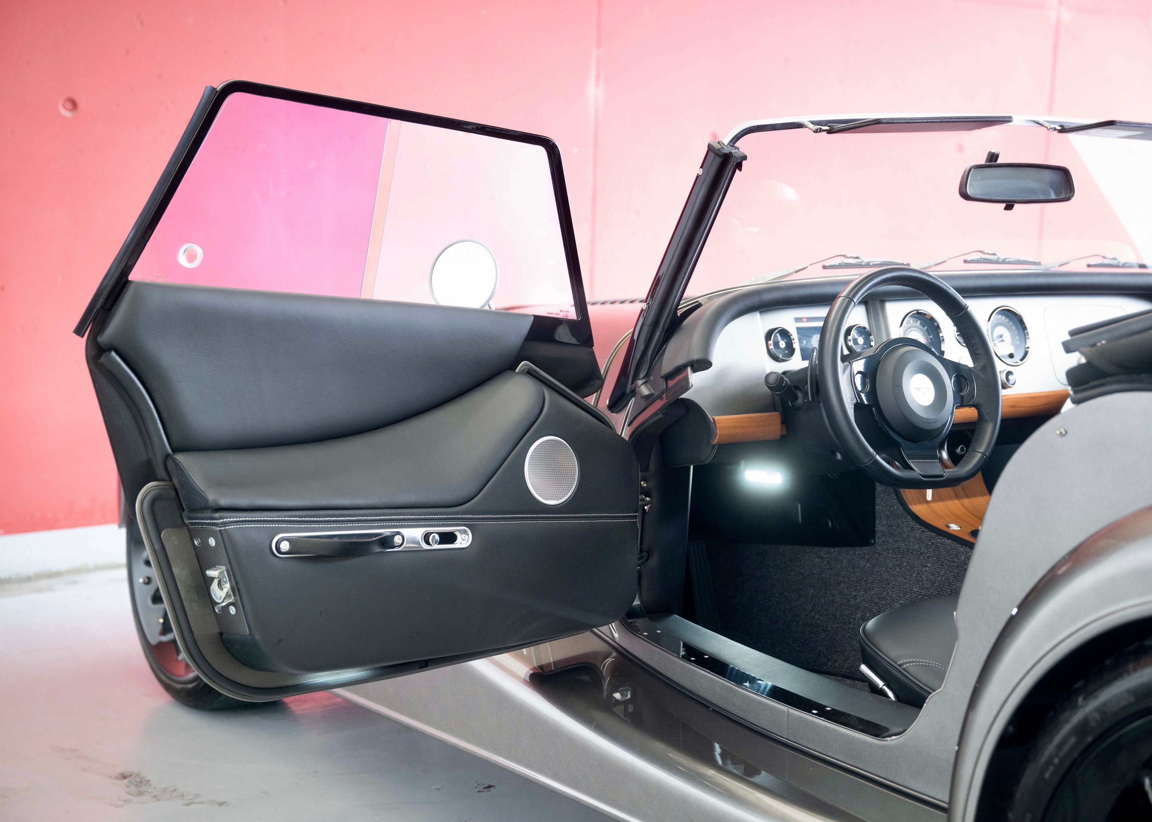 Image MORGAN PLUS-SIX Plus Six 3.0T Bespoke (Swiss Exécutive car, low mileage)