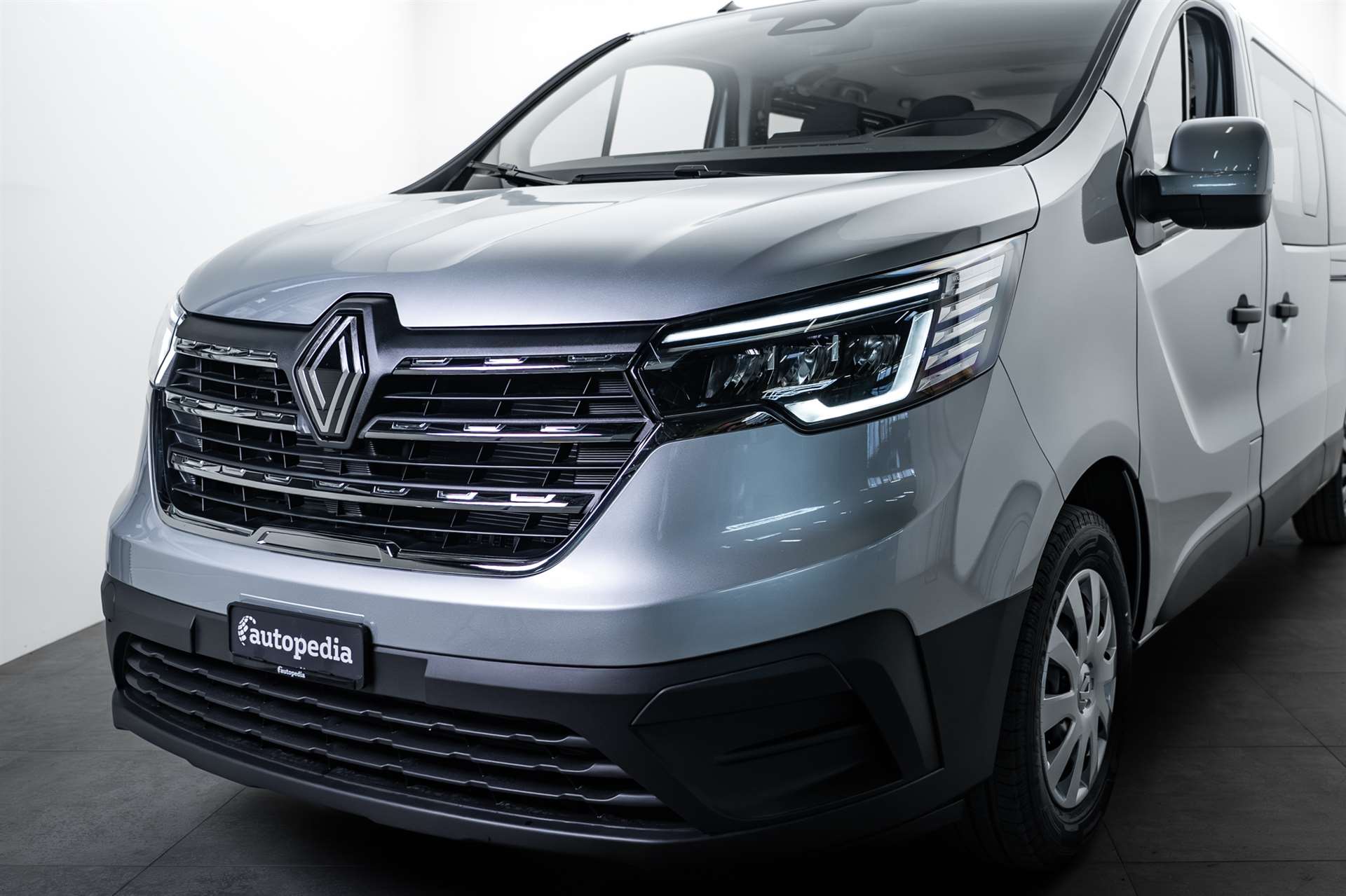 RENAULT Trafic Blue dCi 150 Grand Passenger Evo 9PL - 39%-showroom-element-1