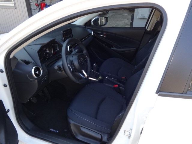 MAZDA 2 SKYACTIV-G 115 Mild Hybrid Revolution-image-8