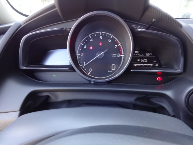 MAZDA 2 SKYACTIV-G 115 Mild Hybrid Revolution-image-9