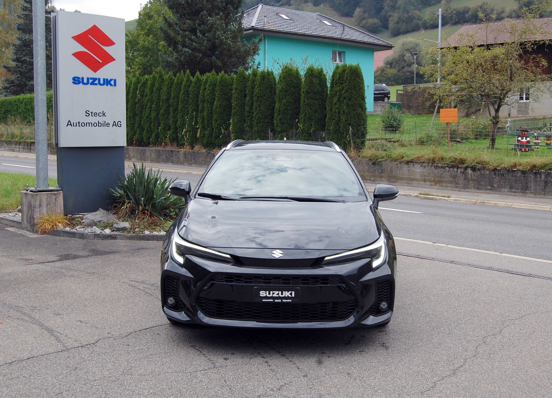 SUZUKI Swace 1.8 Hybrid Compact Top E-CVT-showroom-element-1