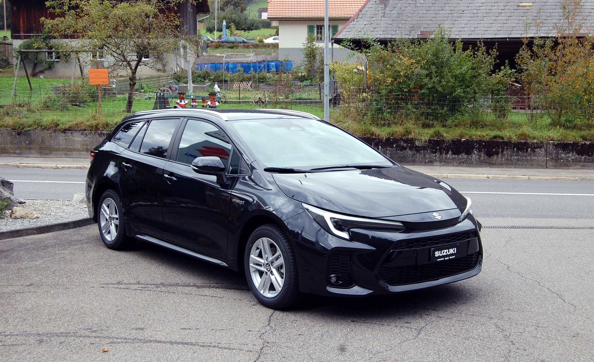 SUZUKI Swace 1.8 Hybrid Compact Top E-CVT