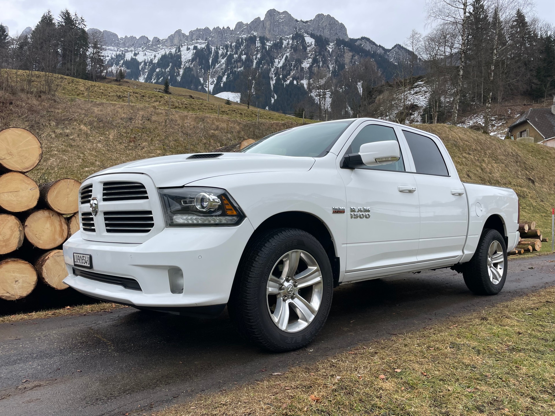 DODGE 5.7 V8 1500 Hemi Sport