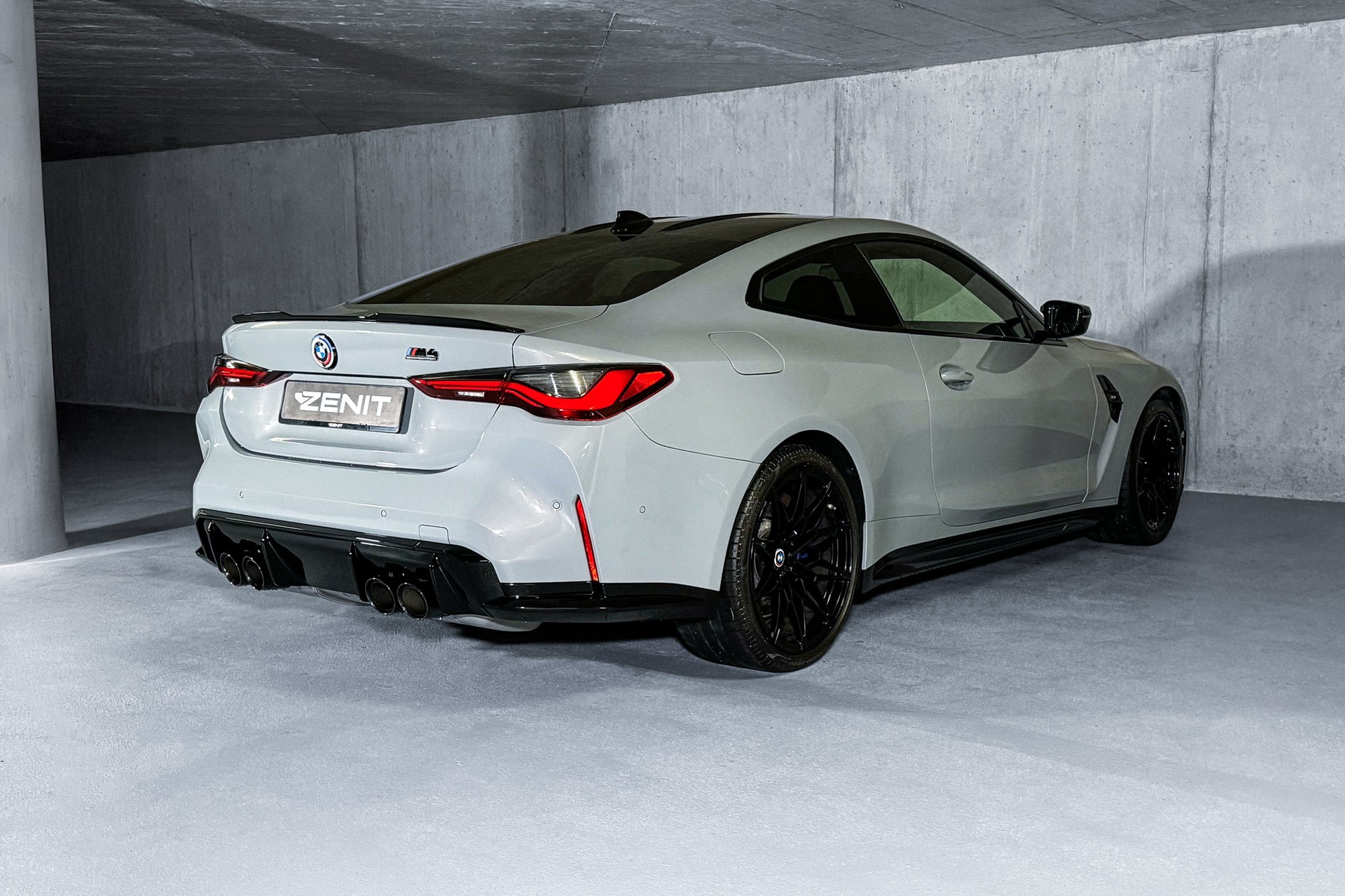 BMW M4 Coupé Competition-showroom-element-3