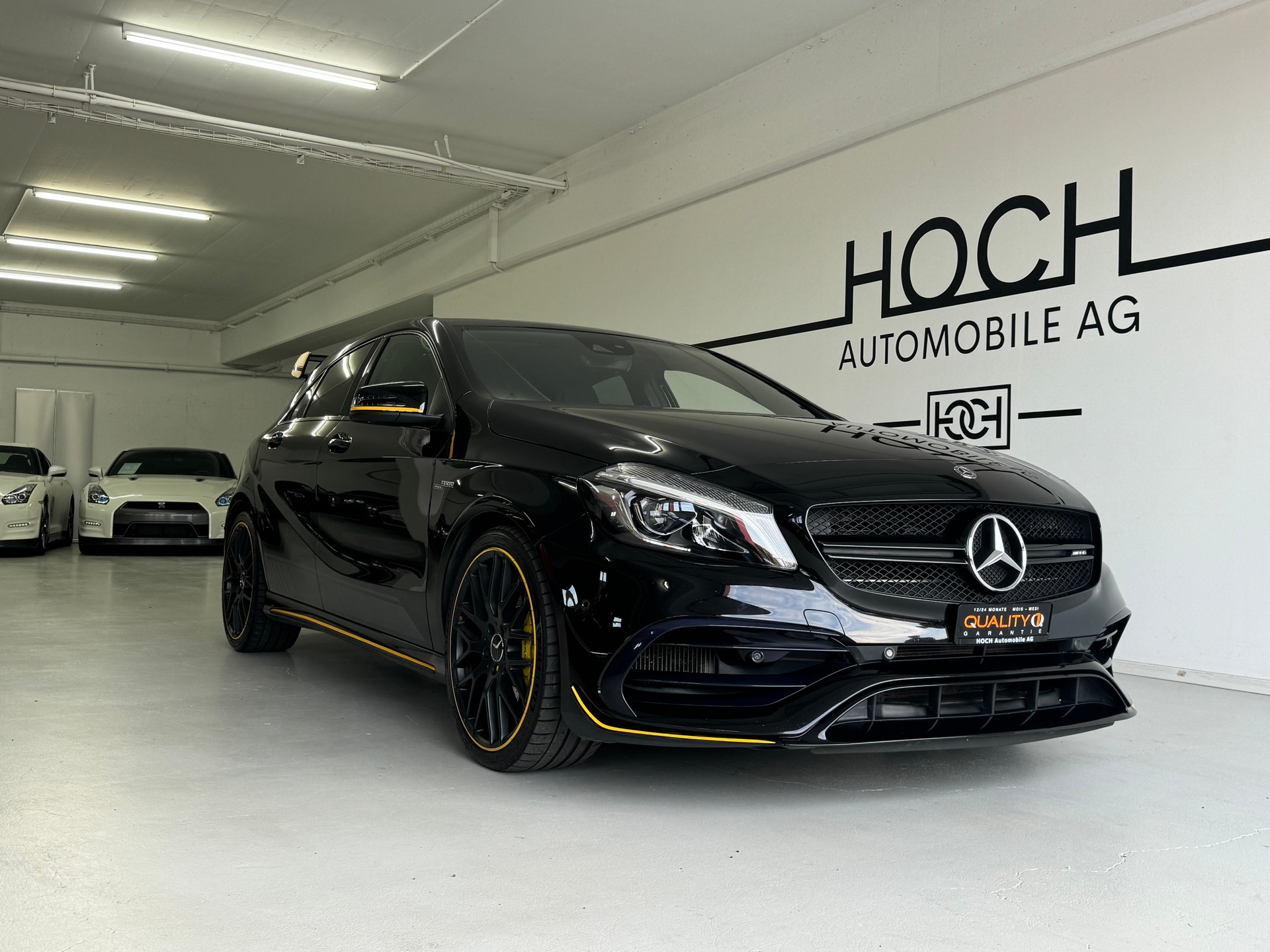 MERCEDES-BENZ A 45 AMG Yellow Night Edition 4Matic 7G-DCT-showroom-element-1
