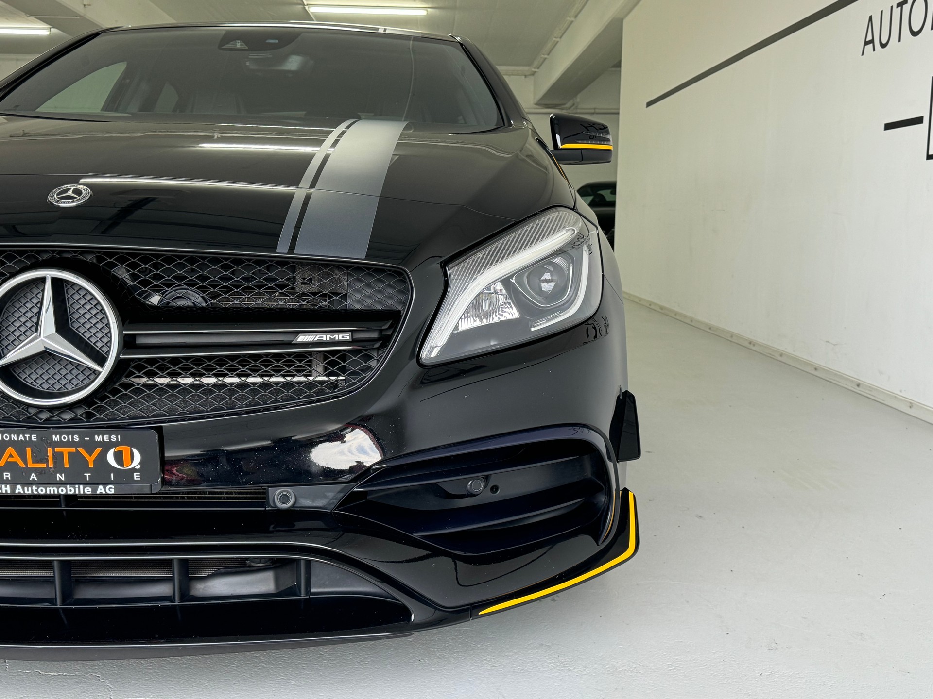 MERCEDES-BENZ A 45 AMG Yellow Night Edition 4Matic 7G-DCT-showroom-element-3