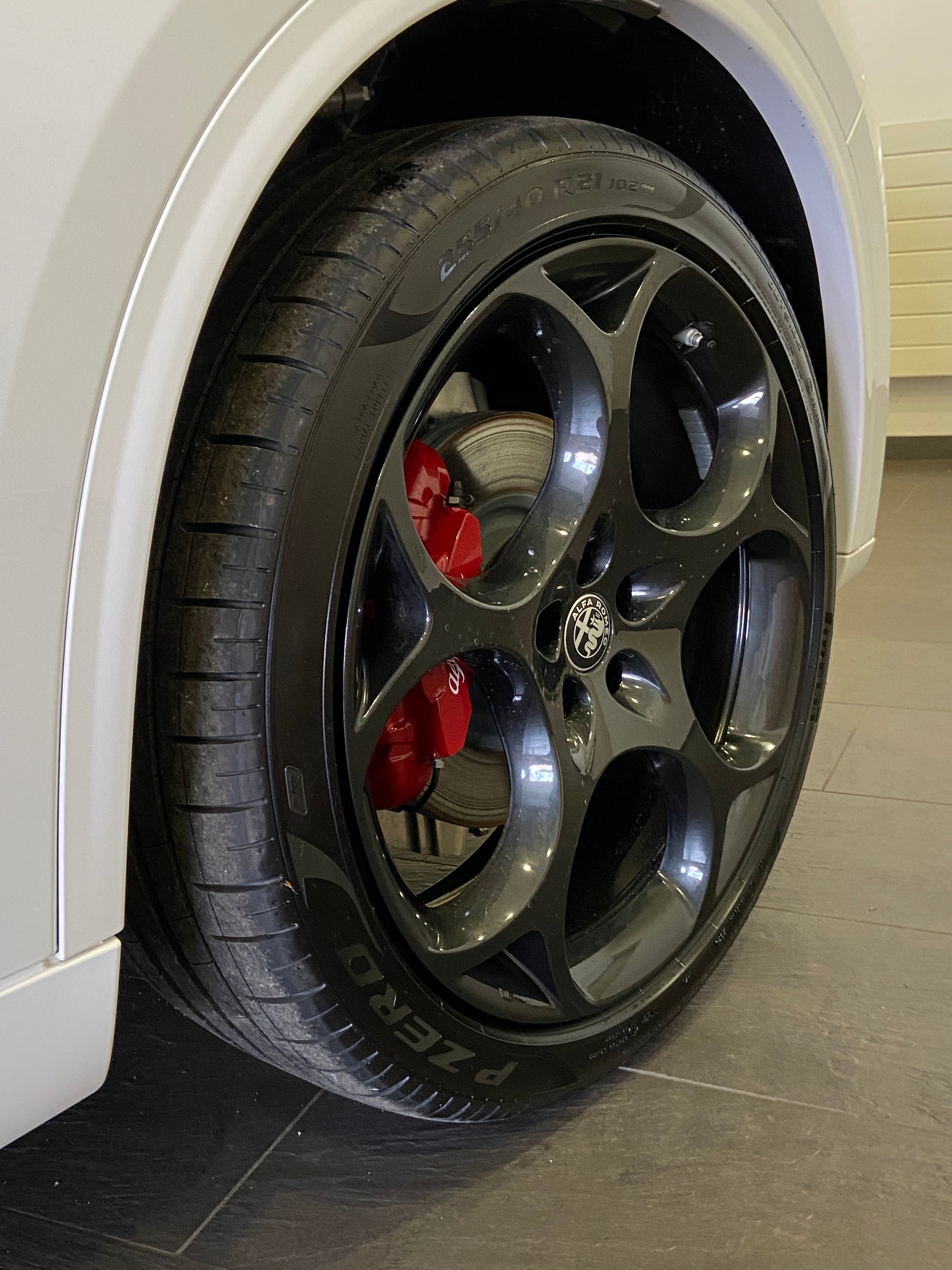 ALFA ROMEO Stelvio 2.0 Tributo Italiano Q4 AT8-showroom-element-3