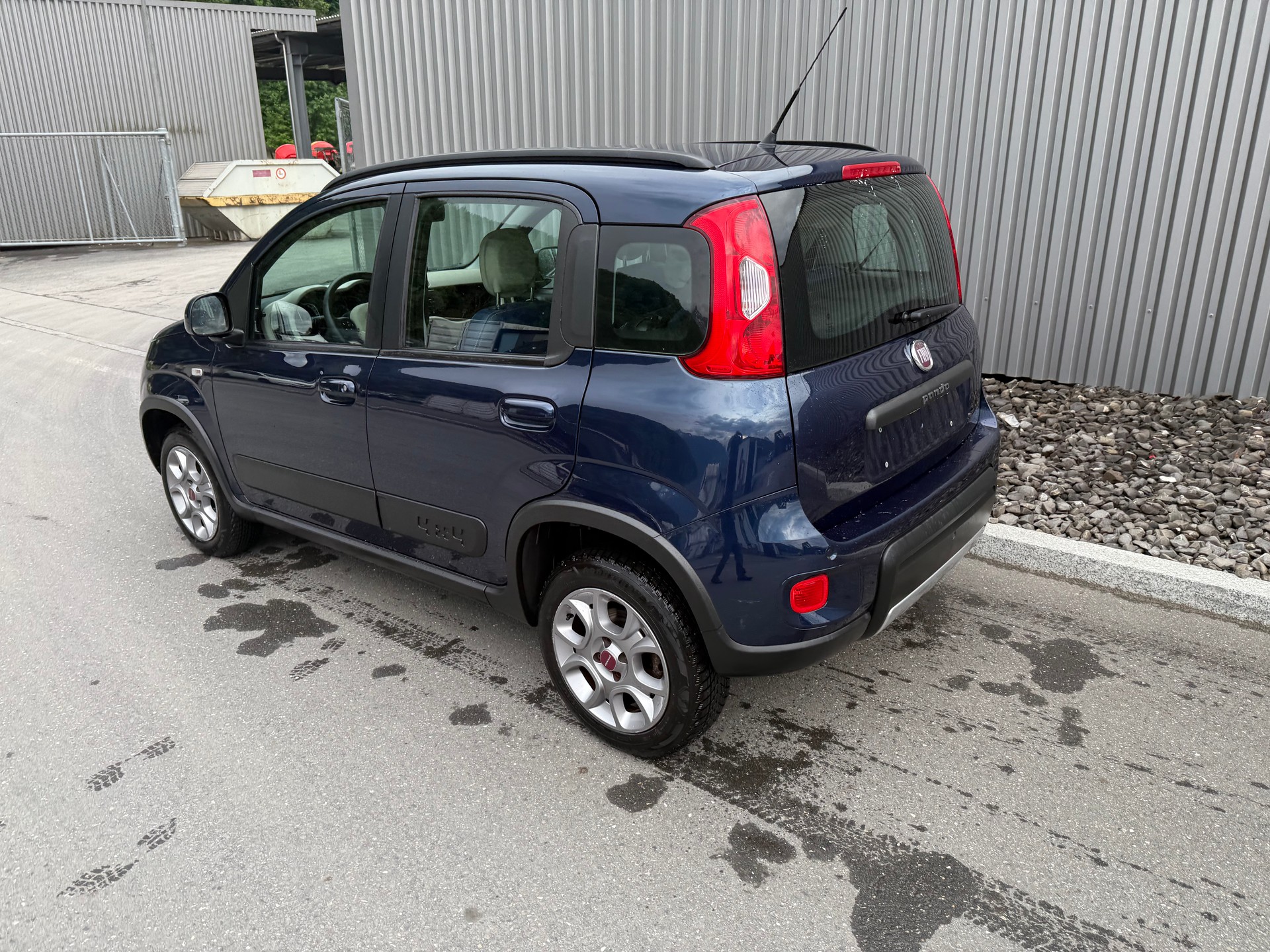 FIAT Panda 4 X 4 — 1.3 DIESEL INTÉRIEUR CUIR-showroom-element-2