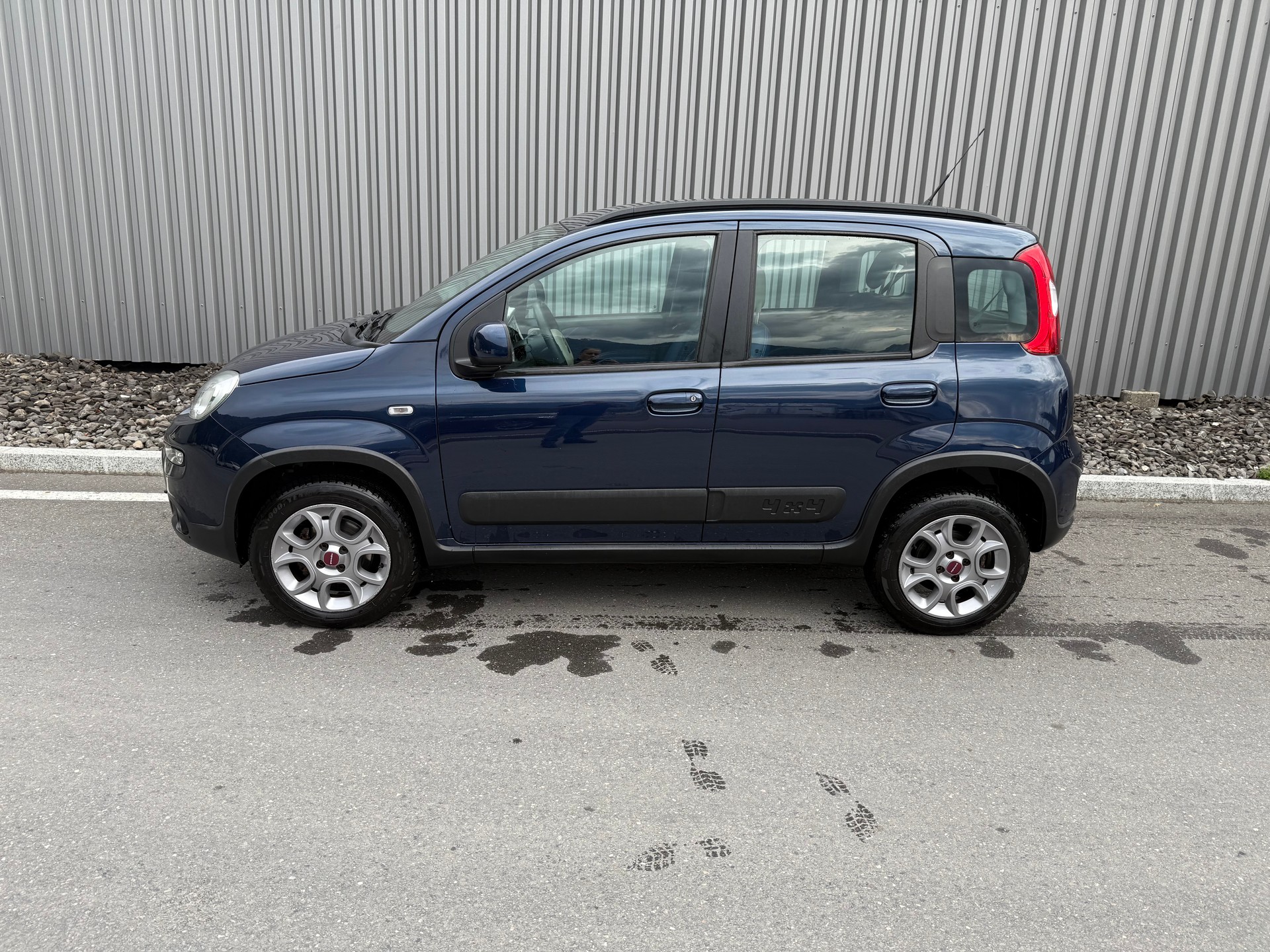 FIAT Panda 4 X 4 — 1.3 DIESEL INTÉRIEUR CUIR-showroom-element-1