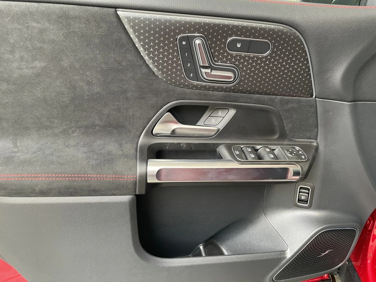 Image MERCEDES-BENZ GLB-250 GLB 250 4Matic 8G-Tronic