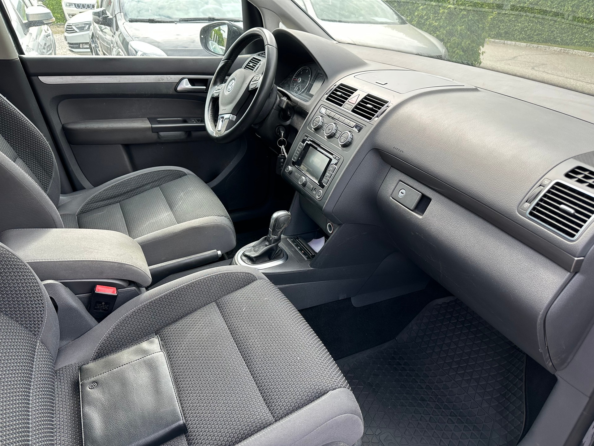 VW Touran 1.6 TDI BMT Comfortline DSG-image-4