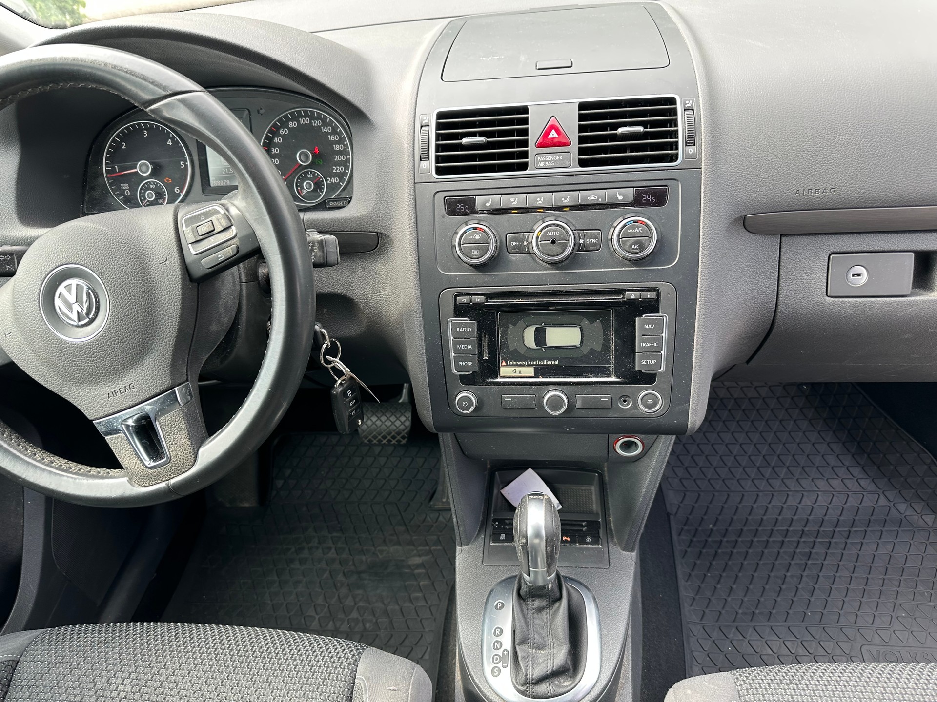 VW Touran 1.6 TDI BMT Comfortline DSG-image-5