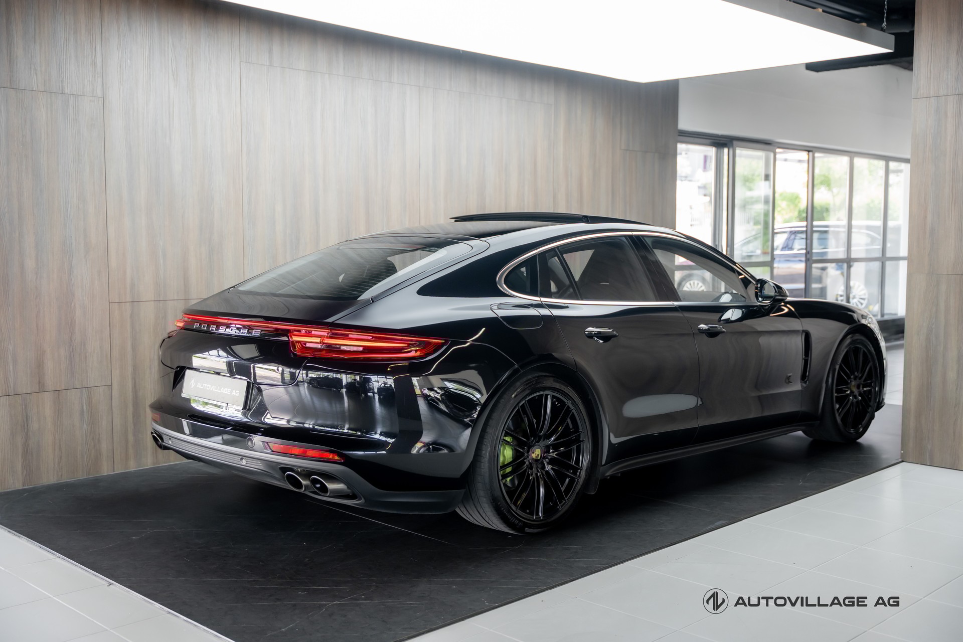 PORSCHE Panamera 4S PDK-showroom-element-1