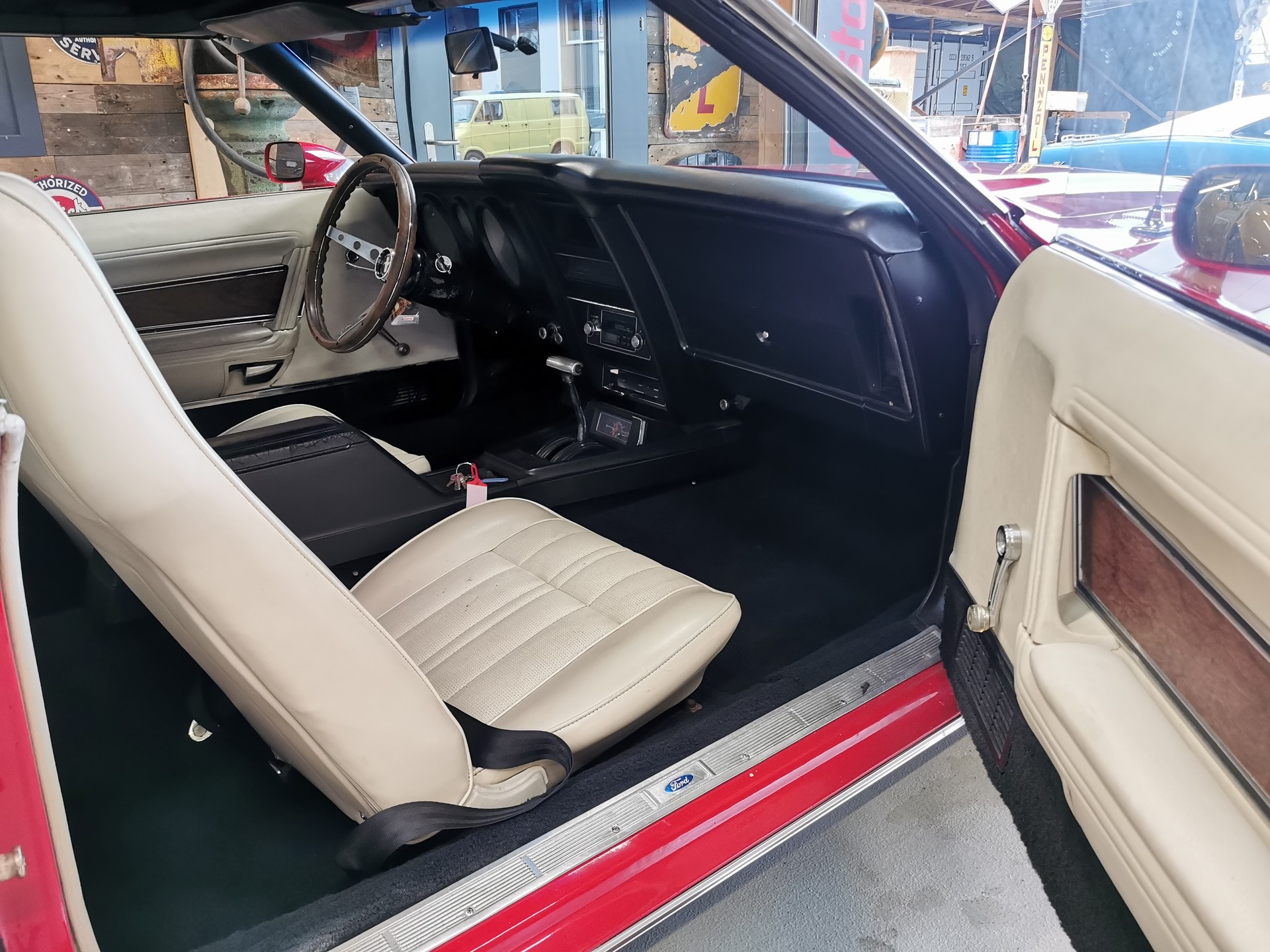 FORD Mustang Convertible-image-9