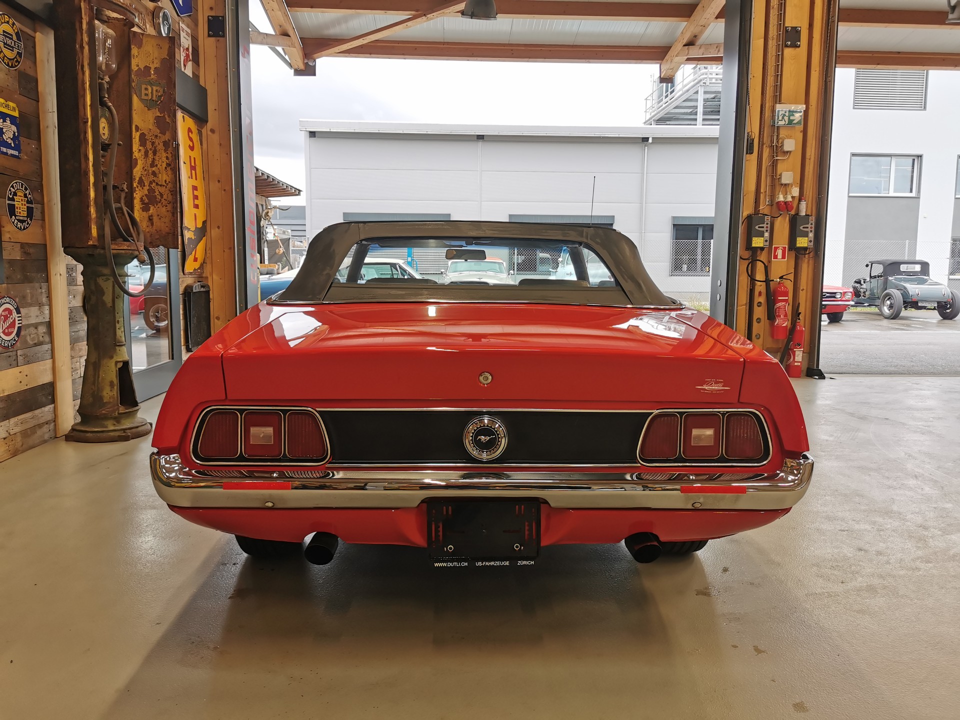 FORD Mustang Convertible-image-6