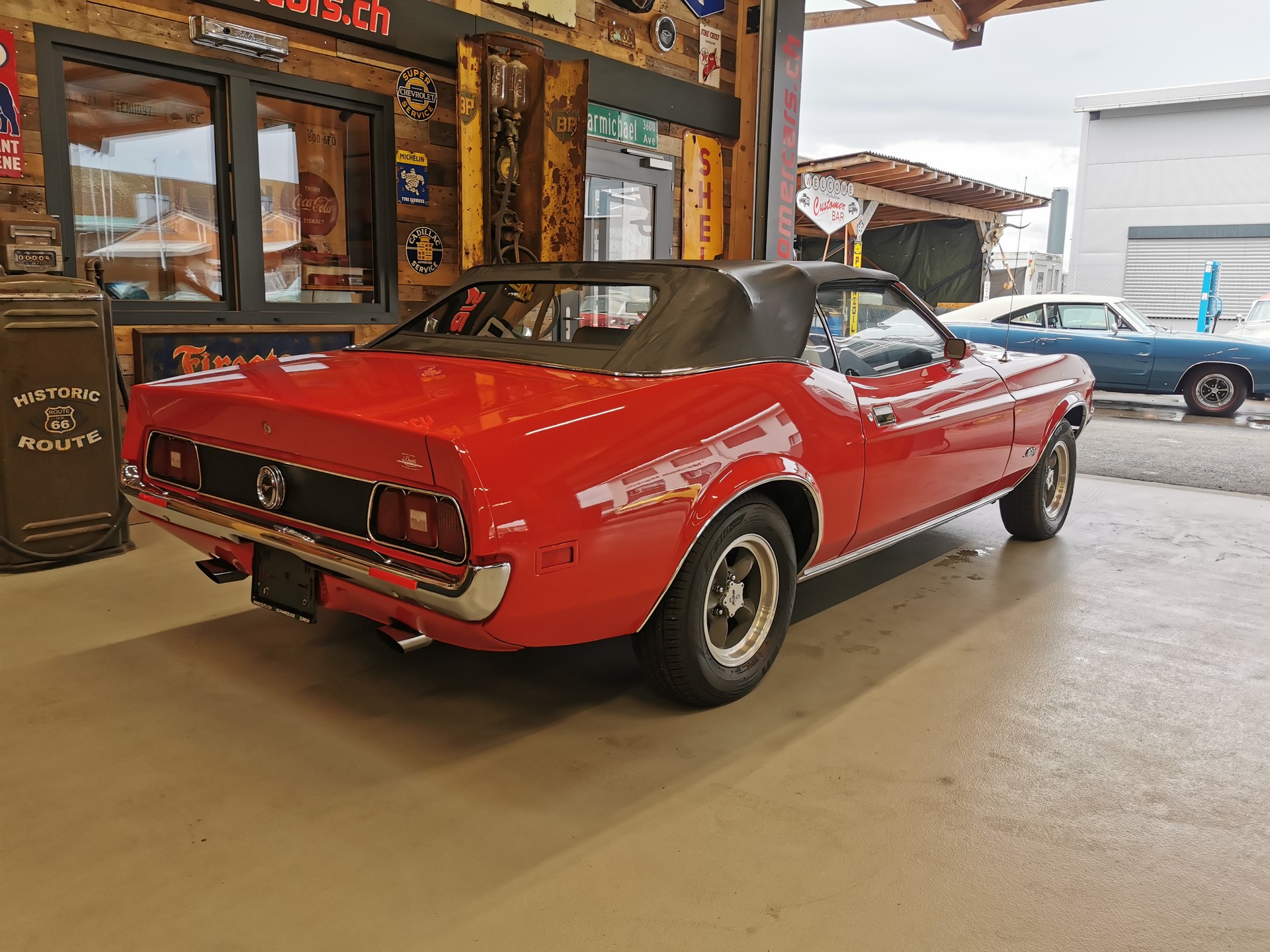 FORD Mustang Convertible-image-7