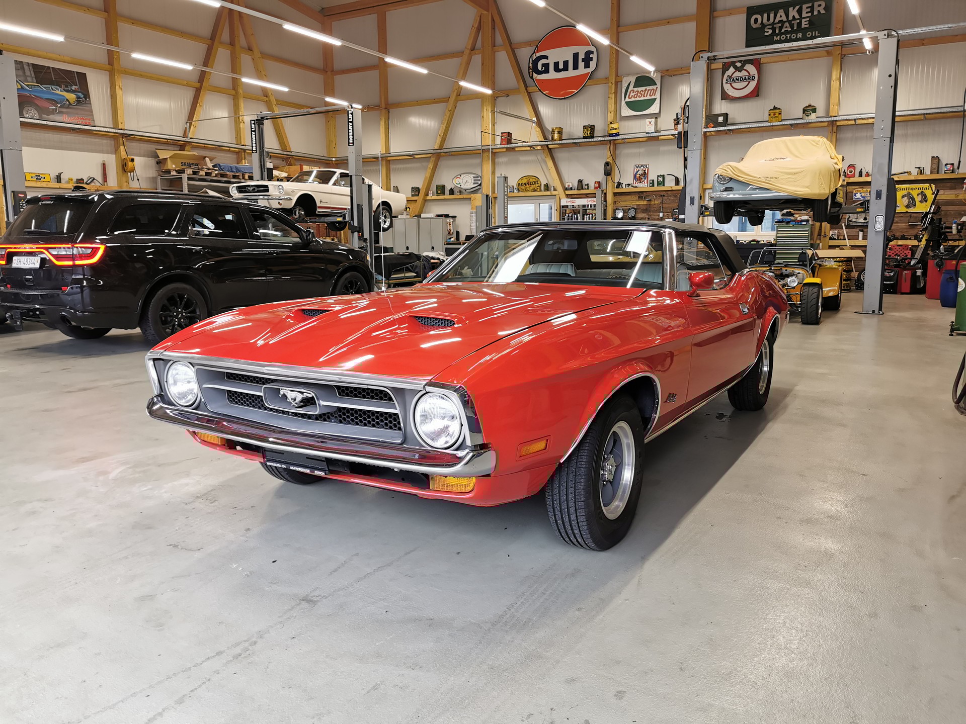 FORD Mustang Convertible-image-3