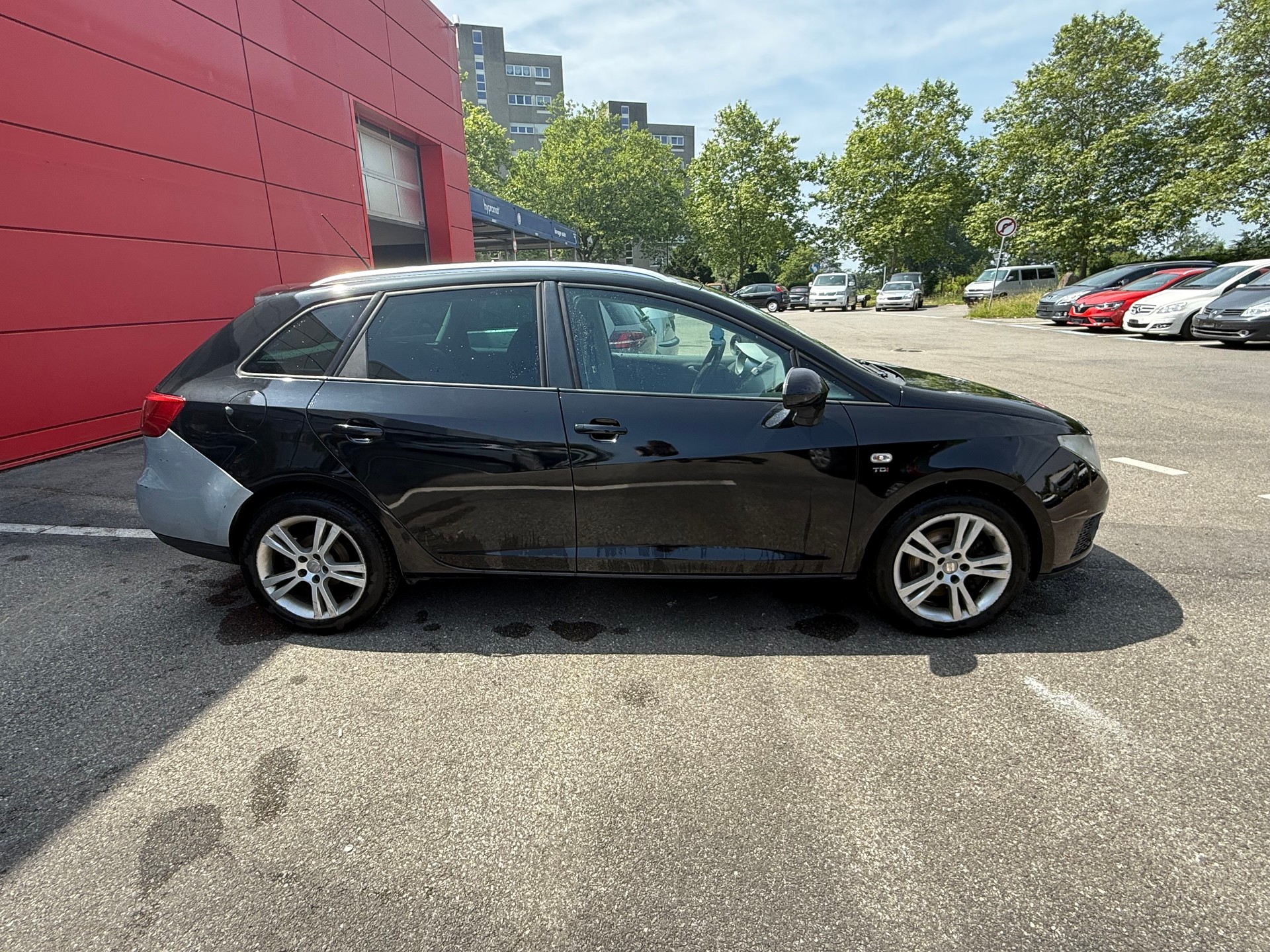 SEAT Ibiza ST-showroom-element-2
