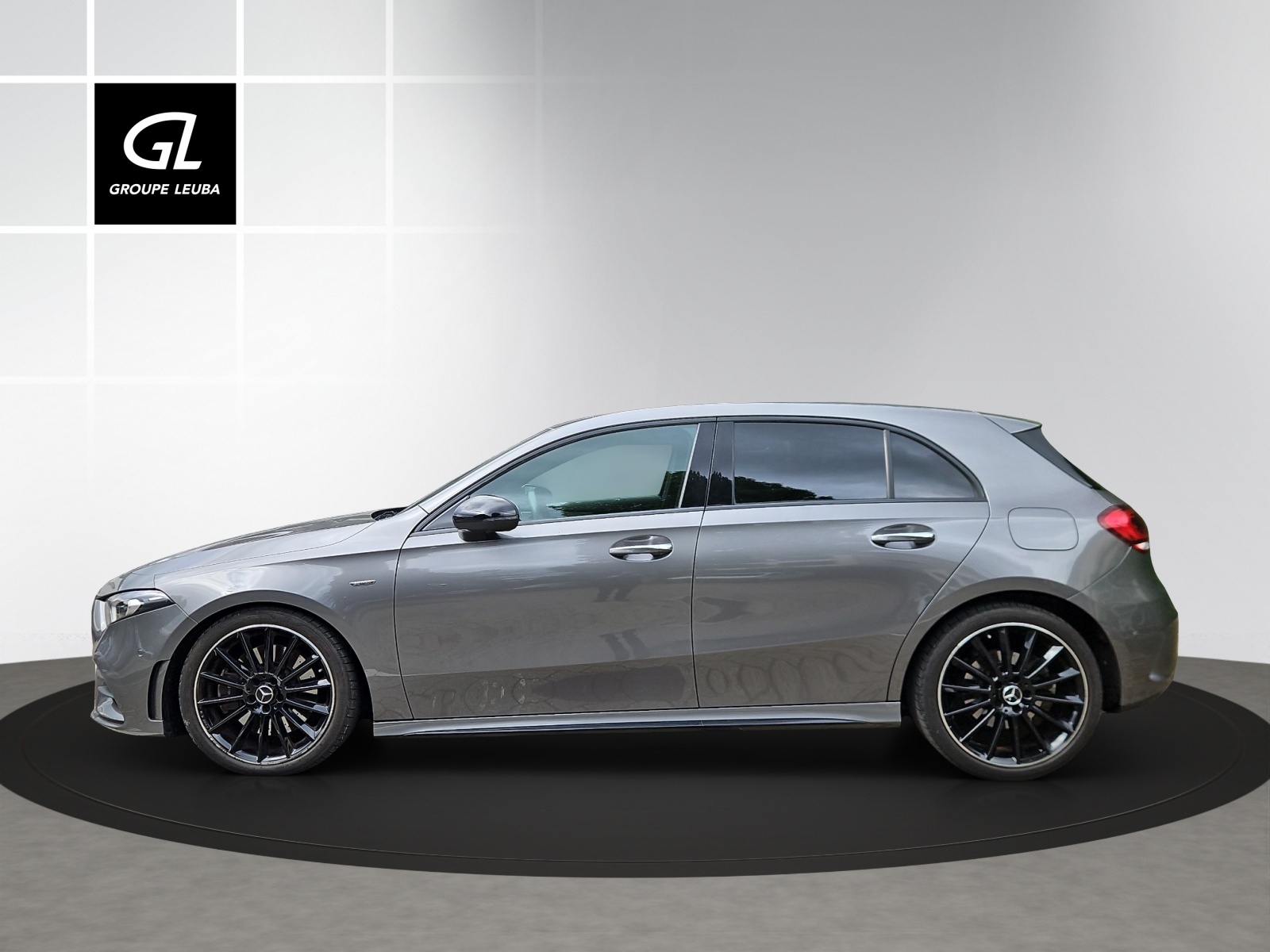 MERCEDES-BENZ A 250 AMG Line 4Matic-showroom-element-3