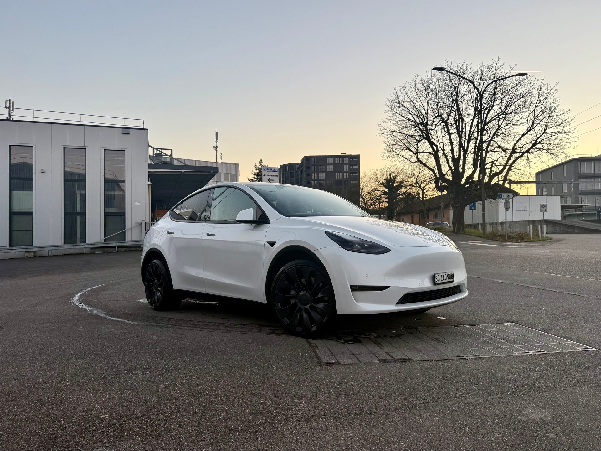 Elegantes Versicherung Tesla Model Y Ebenbildnull
