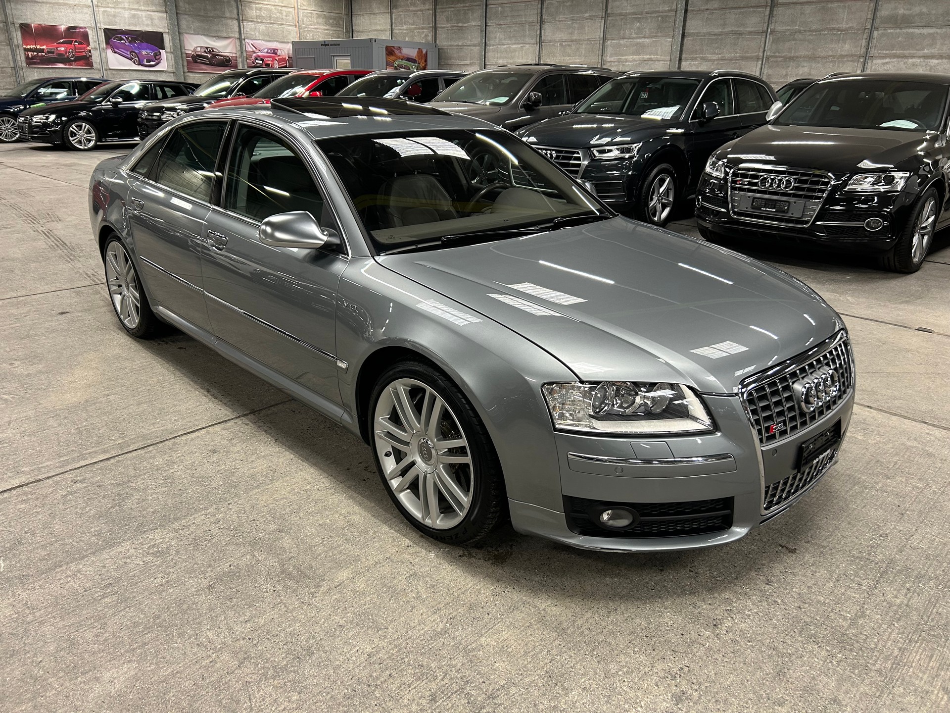 AUDI S8 5.2 V10 quattro tiptronic-showroom-element-2