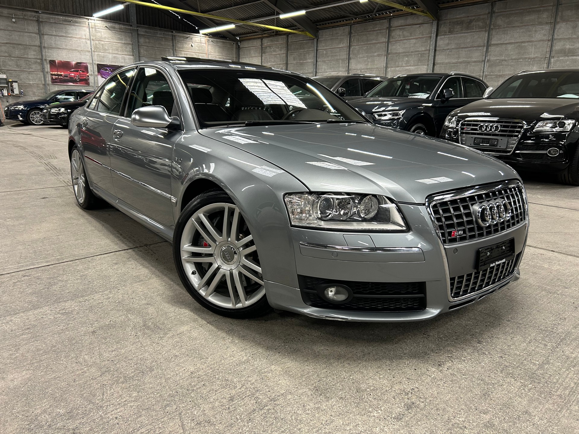 AUDI S8 5.2 V10 quattro tiptronic