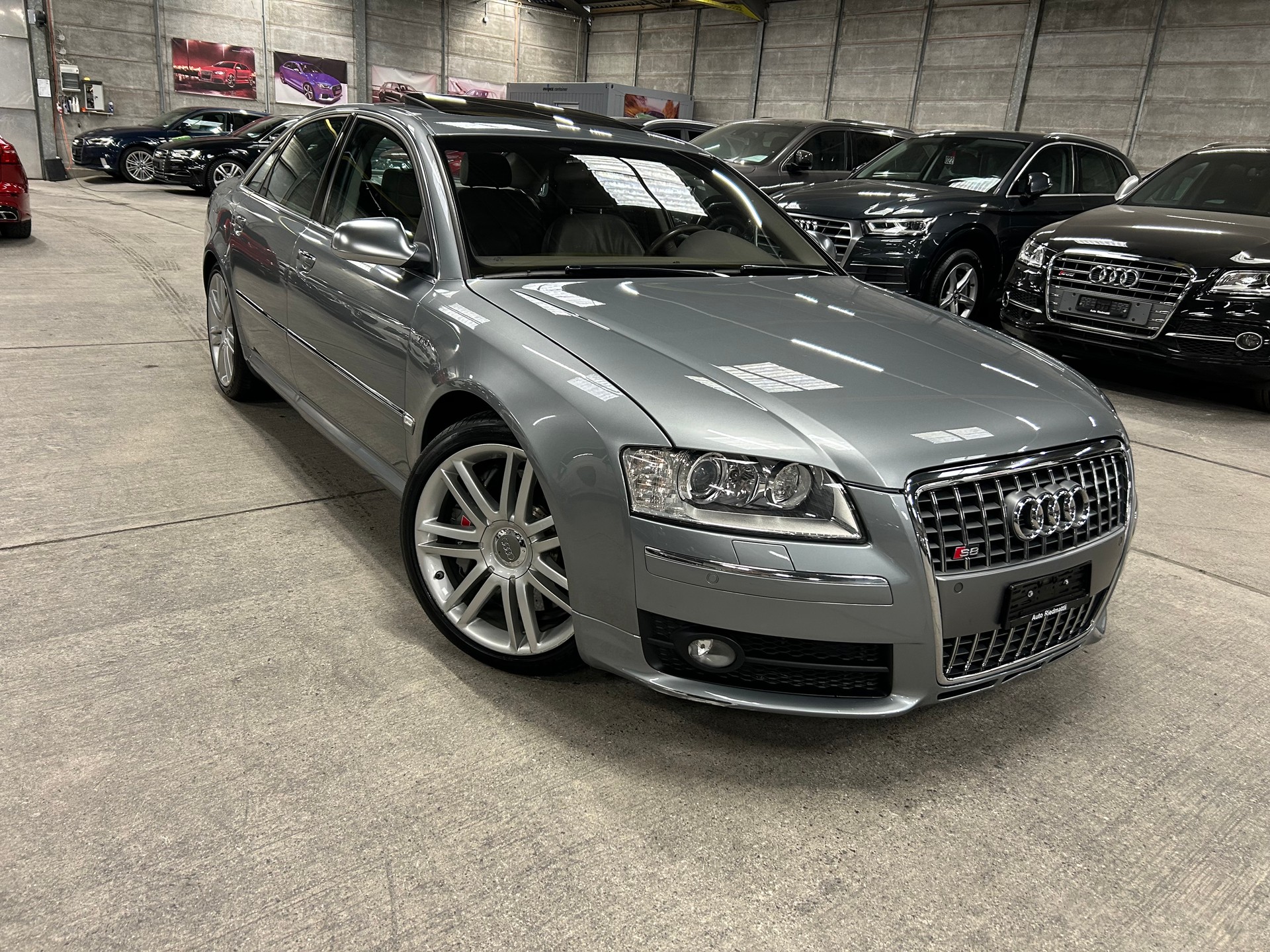 AUDI S8 5.2 V10 quattro tiptronic-showroom-element-1