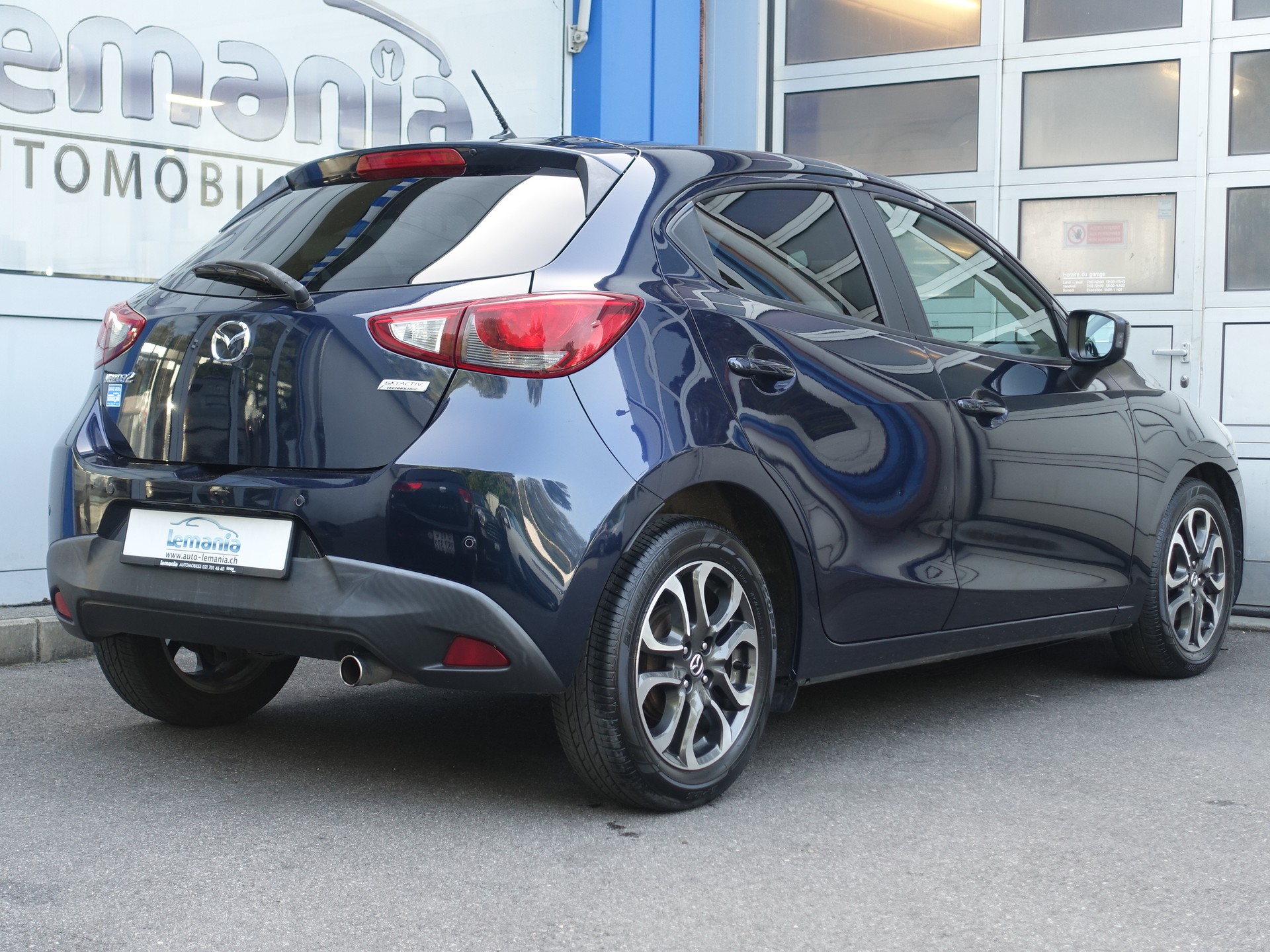 MAZDA 2 1.5i 16V Skyactiv-G Revolution-showroom-element-3