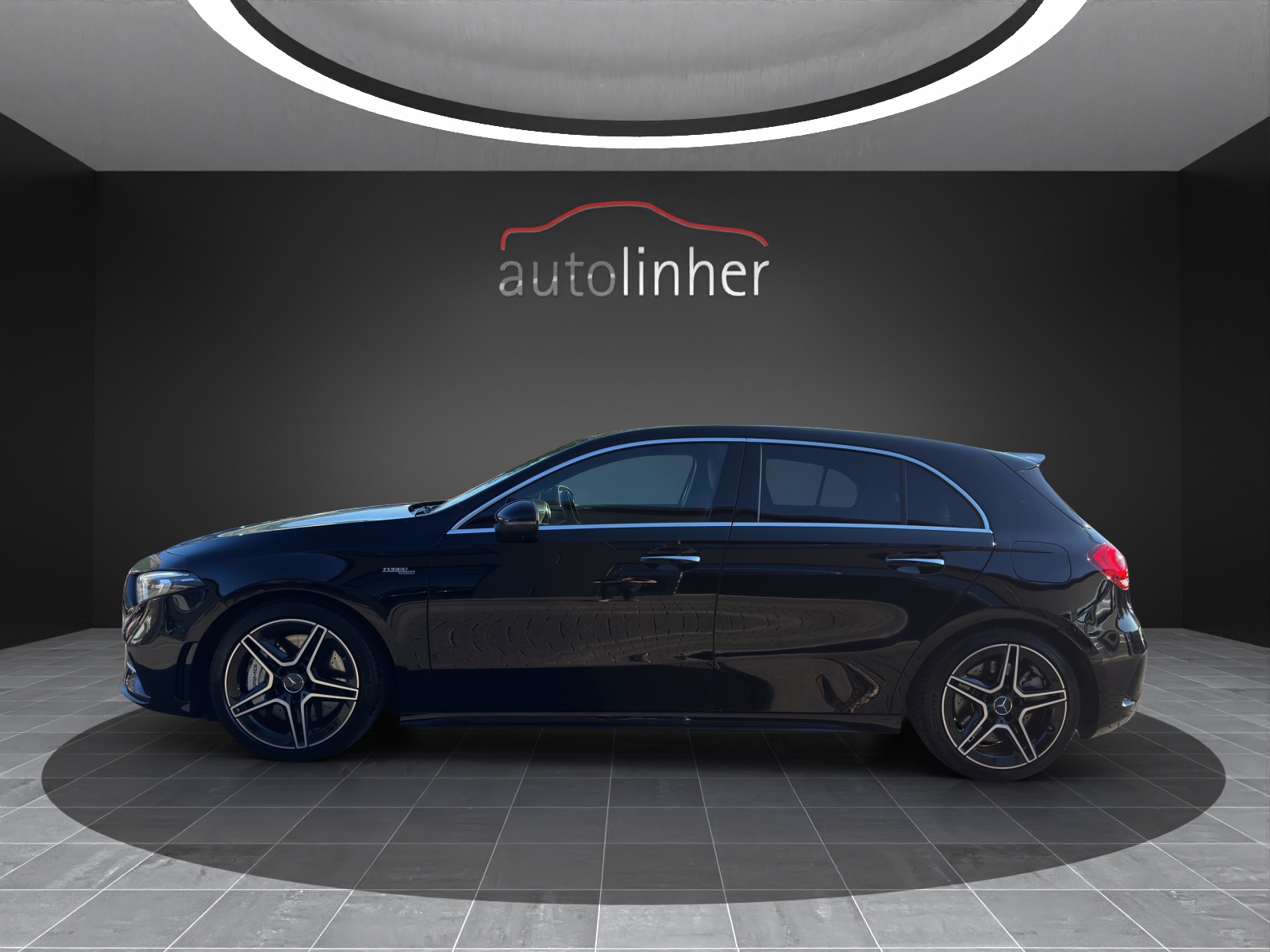MERCEDES-BENZ A 35 AMG 4Matic Speedshift-showroom-element-1