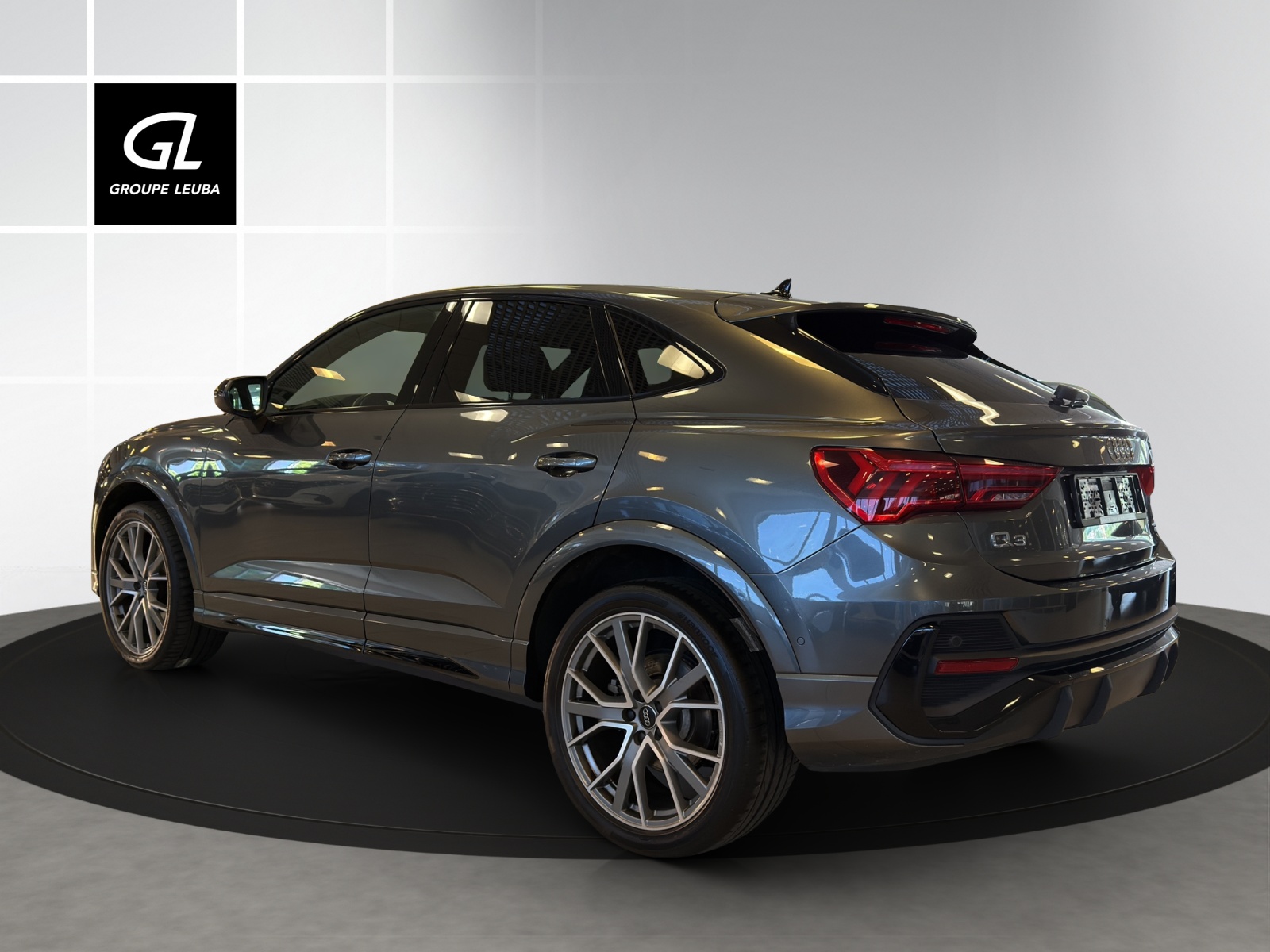 AUDI Q3 SB 45 TFSI S line qu-showroom-element-3