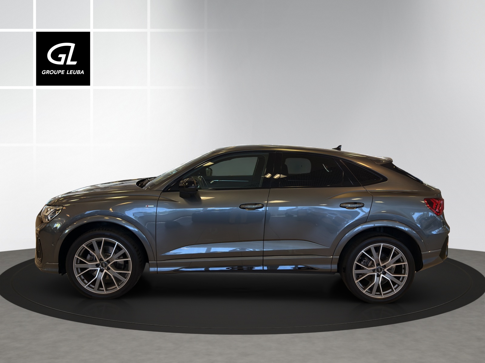 AUDI Q3 SB 45 TFSI S line qu-showroom-element-2