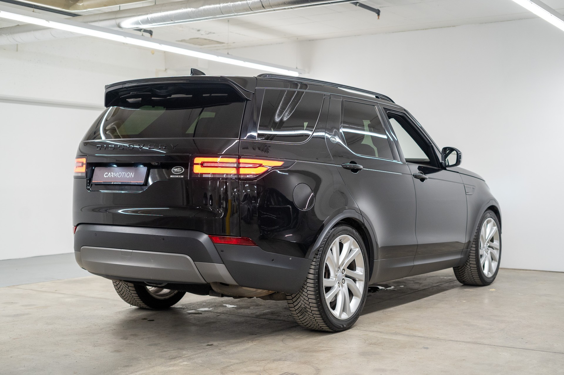 LAND ROVER Discovery 3.0 Si6 HSE-showroom-element-3