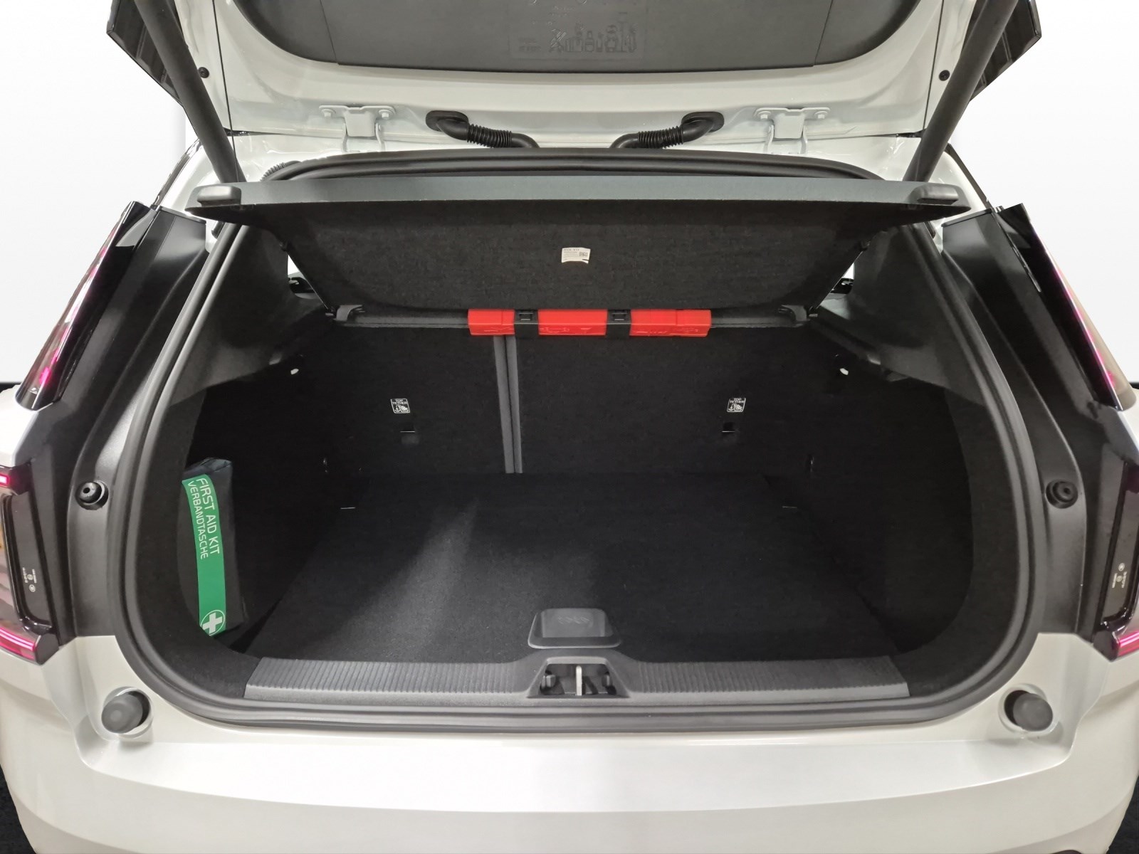 VOLVO EX 30 E60 Twin Ultra Performance AWD-image-14