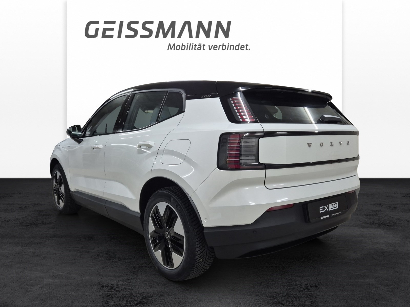 VOLVO EX 30 E60 Twin Ultra Performance AWD-image-5